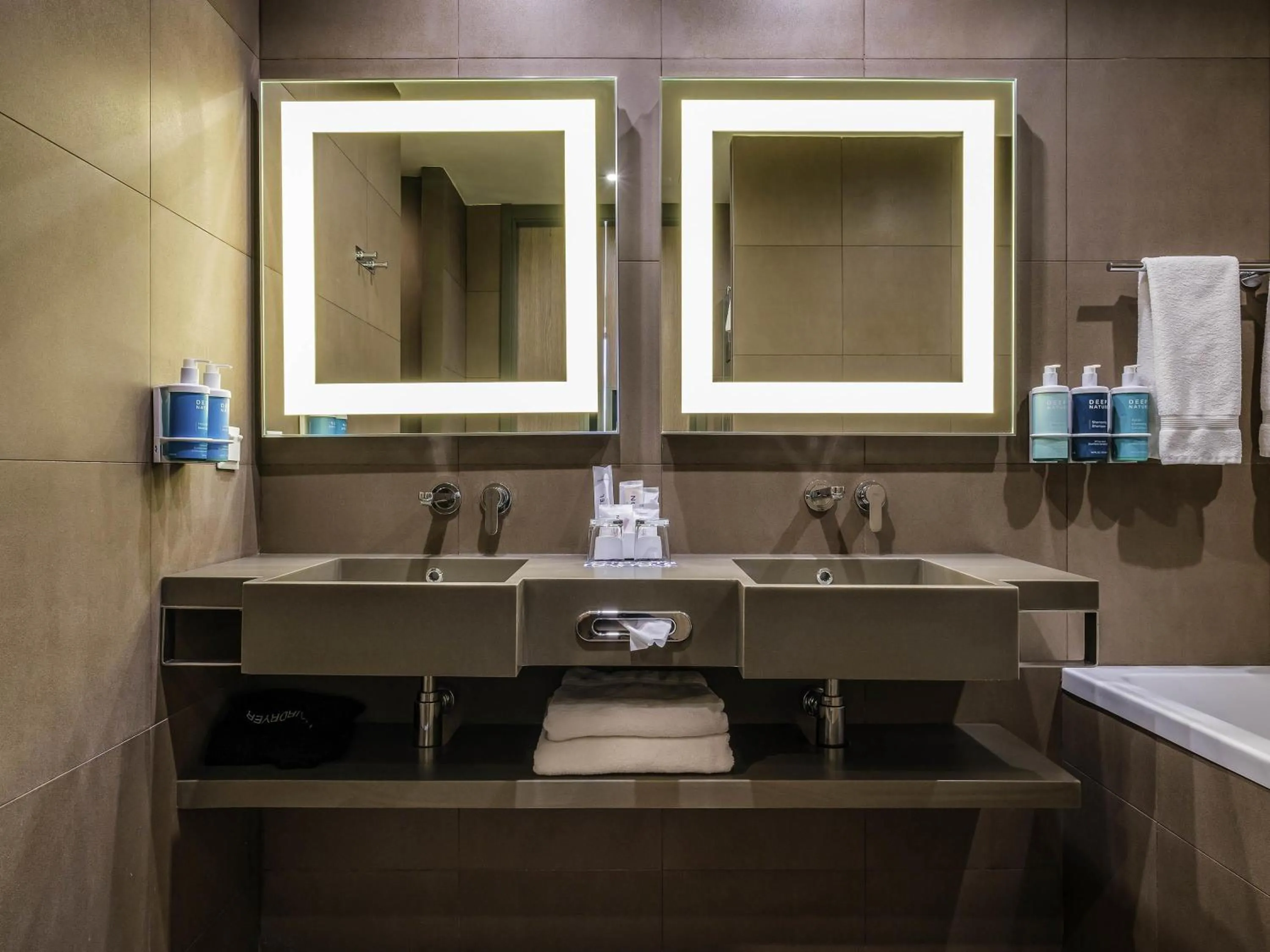 Photo of the whole room in Novotel Almaty City Center