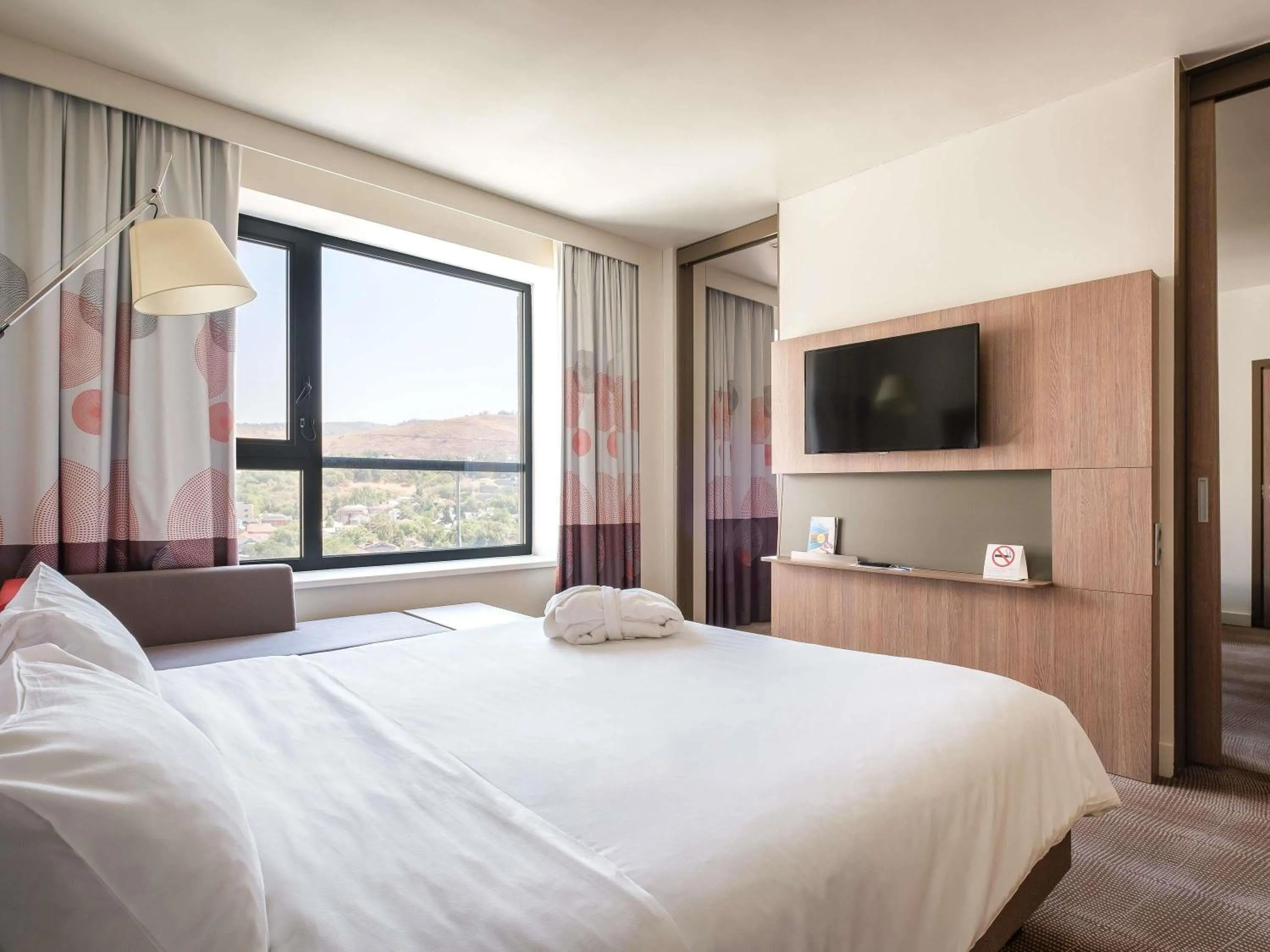 Bedroom, Bed in Novotel Almaty City Center