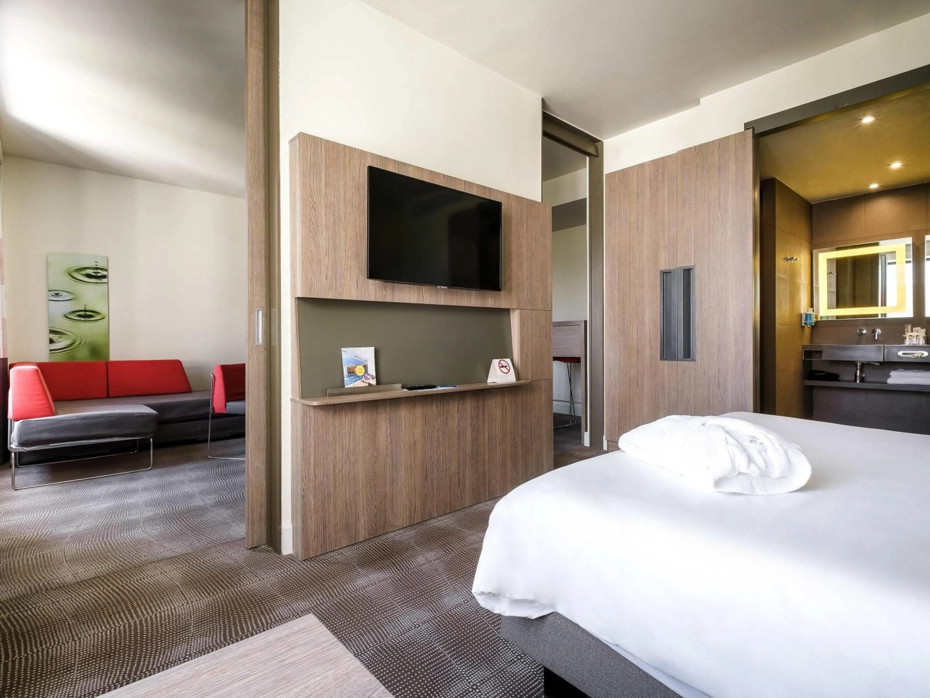 Photo of the whole room, Bed in Novotel Almaty City Center