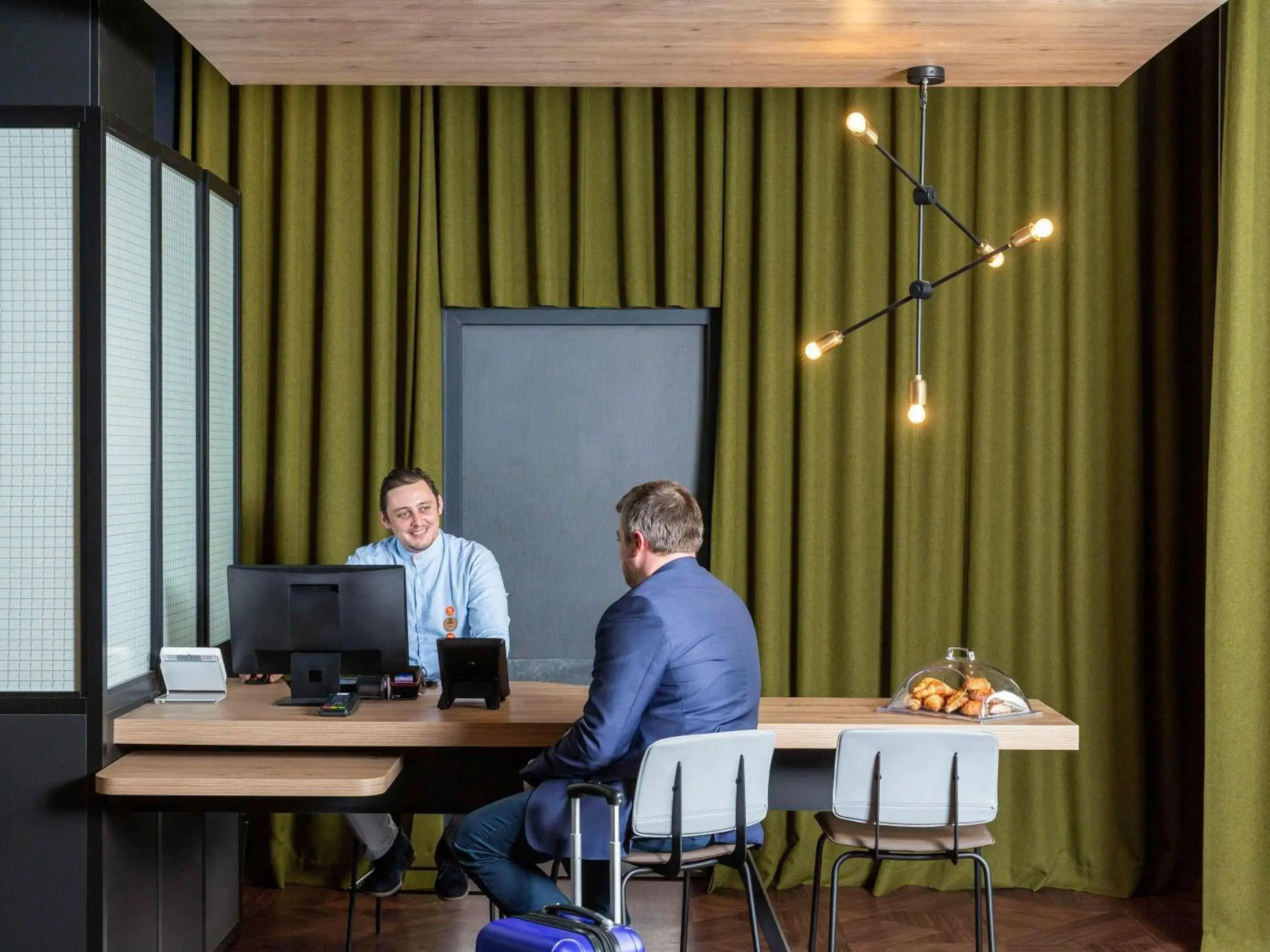 Property building in Aparthotel Adagio access Palaiseau Saclay Property building in Aparthotel Adagio access Palaiseau Saclay