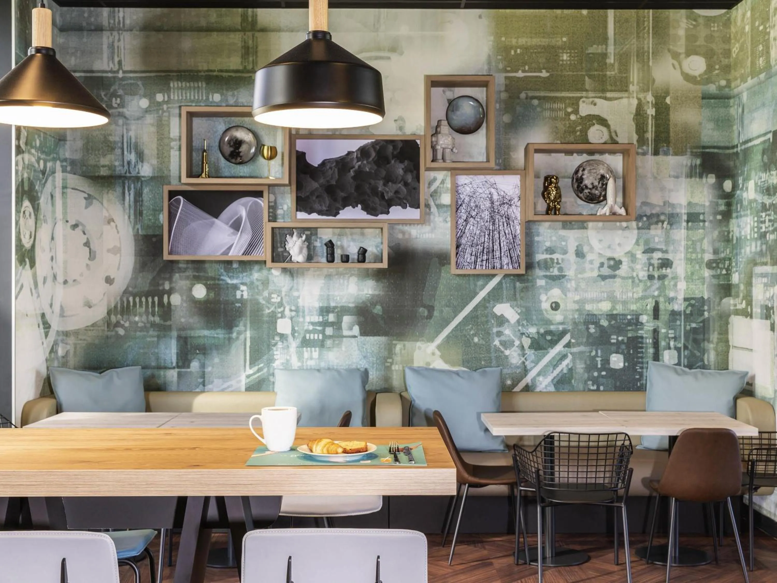 Breakfast in Aparthotel Adagio access Palaiseau Saclay