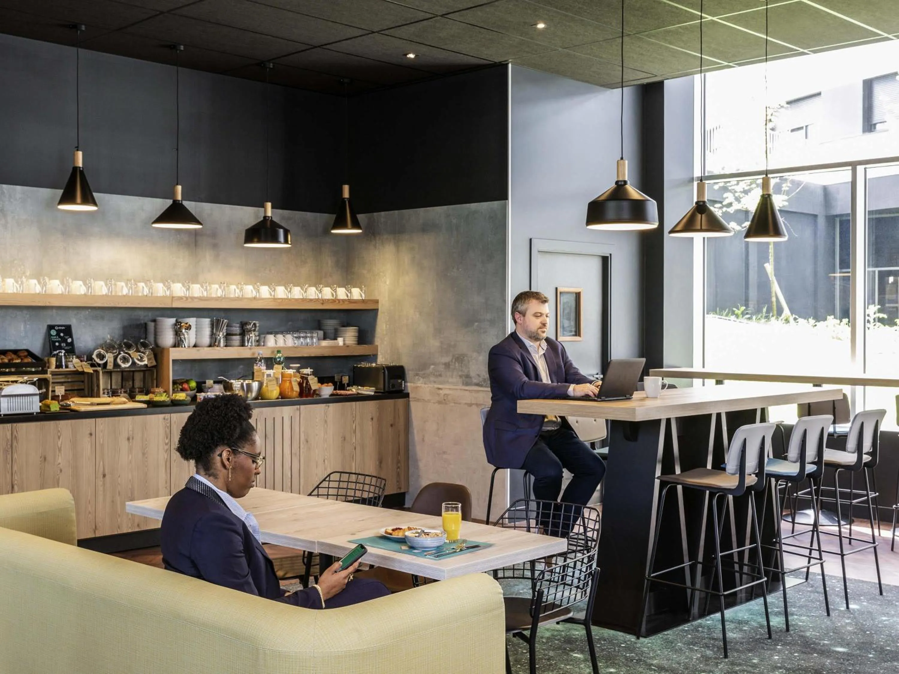 Breakfast in Aparthotel Adagio access Palaiseau Saclay