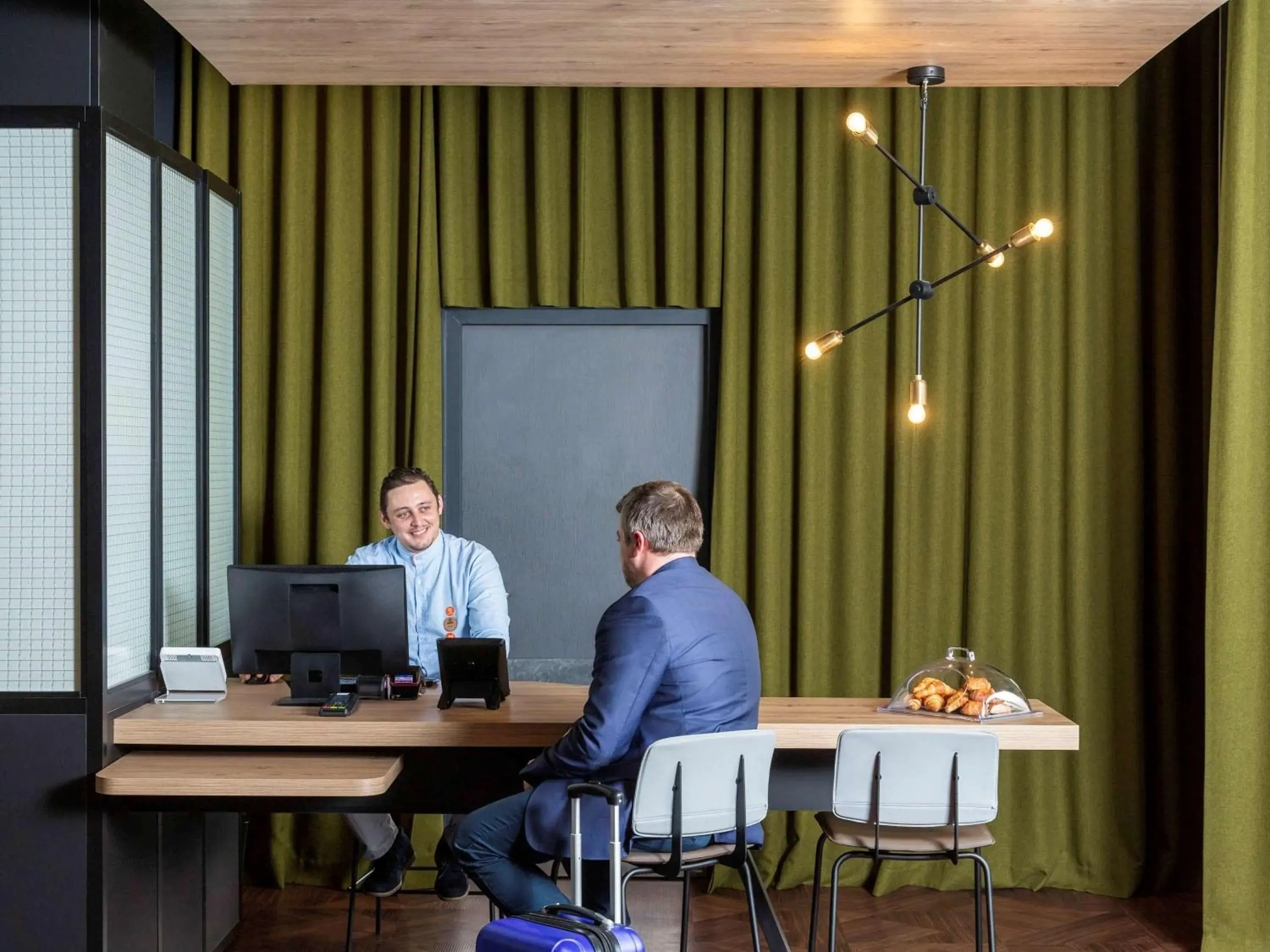 Property building in Aparthotel Adagio access Palaiseau Saclay Property building in Aparthotel Adagio access Palaiseau Saclay