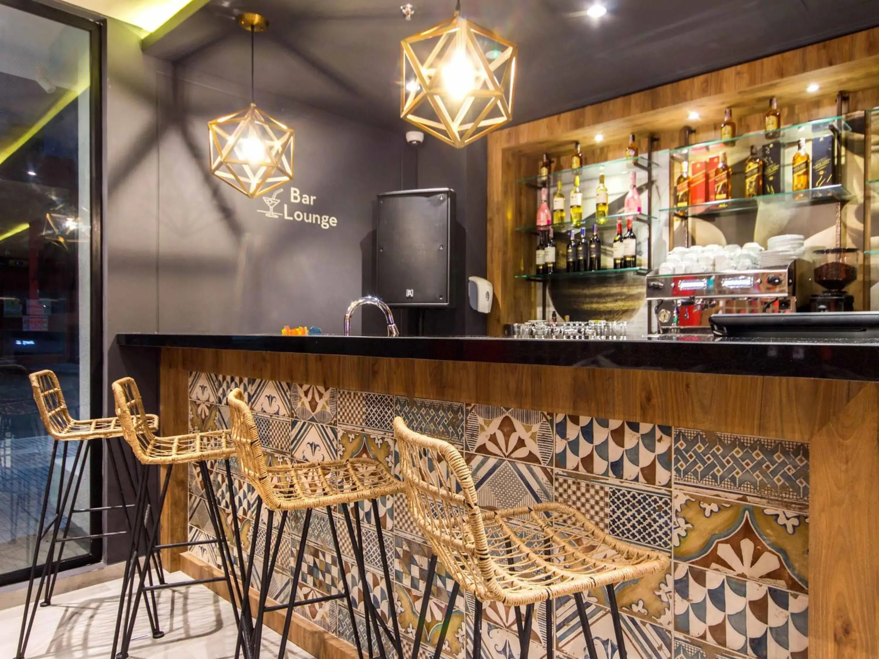 Lounge or bar in ibis Cucuta Lounge or bar in ibis Cucuta