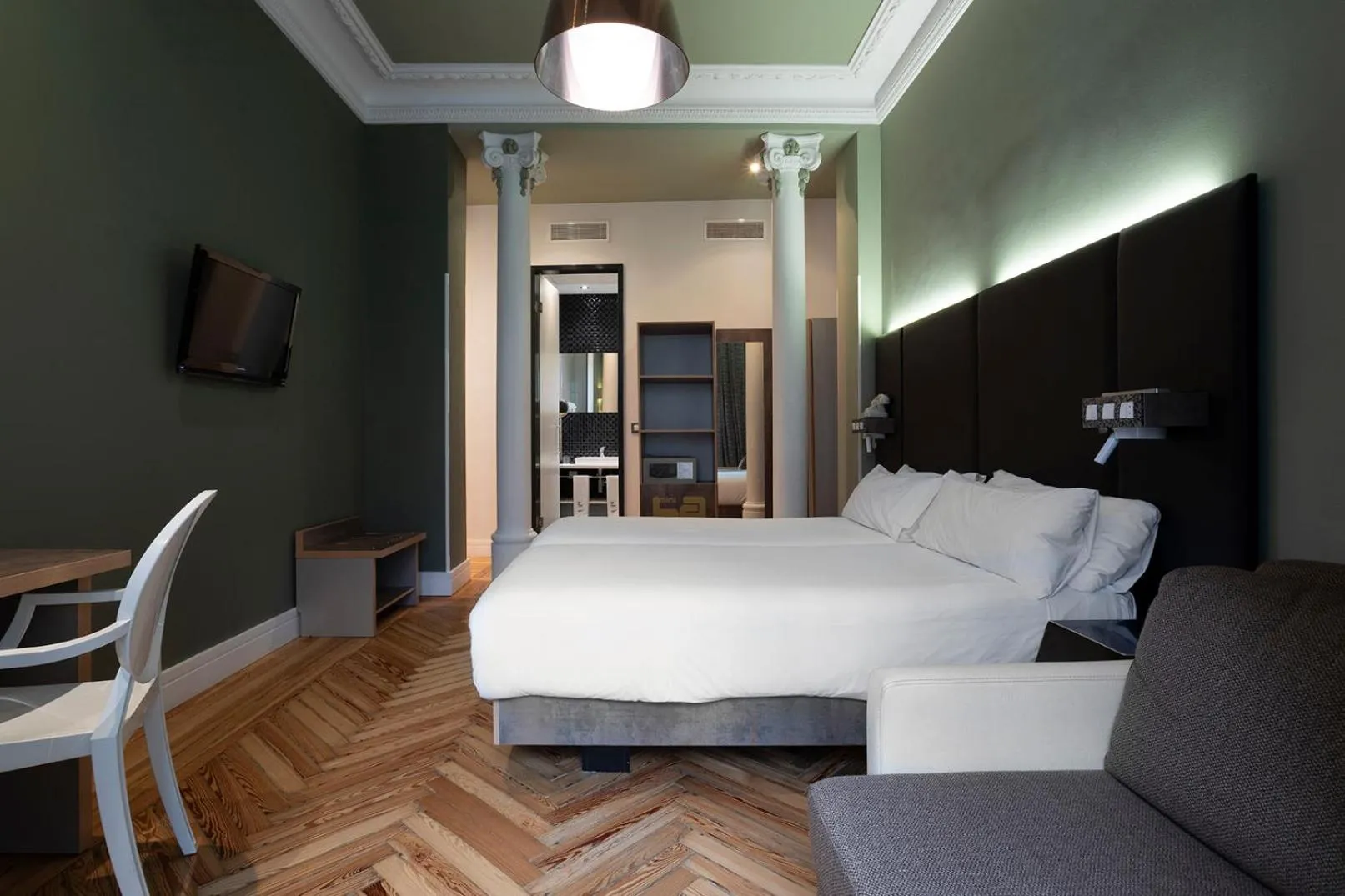 Bedroom, Bed in Petit Palace Lealtad Plaza