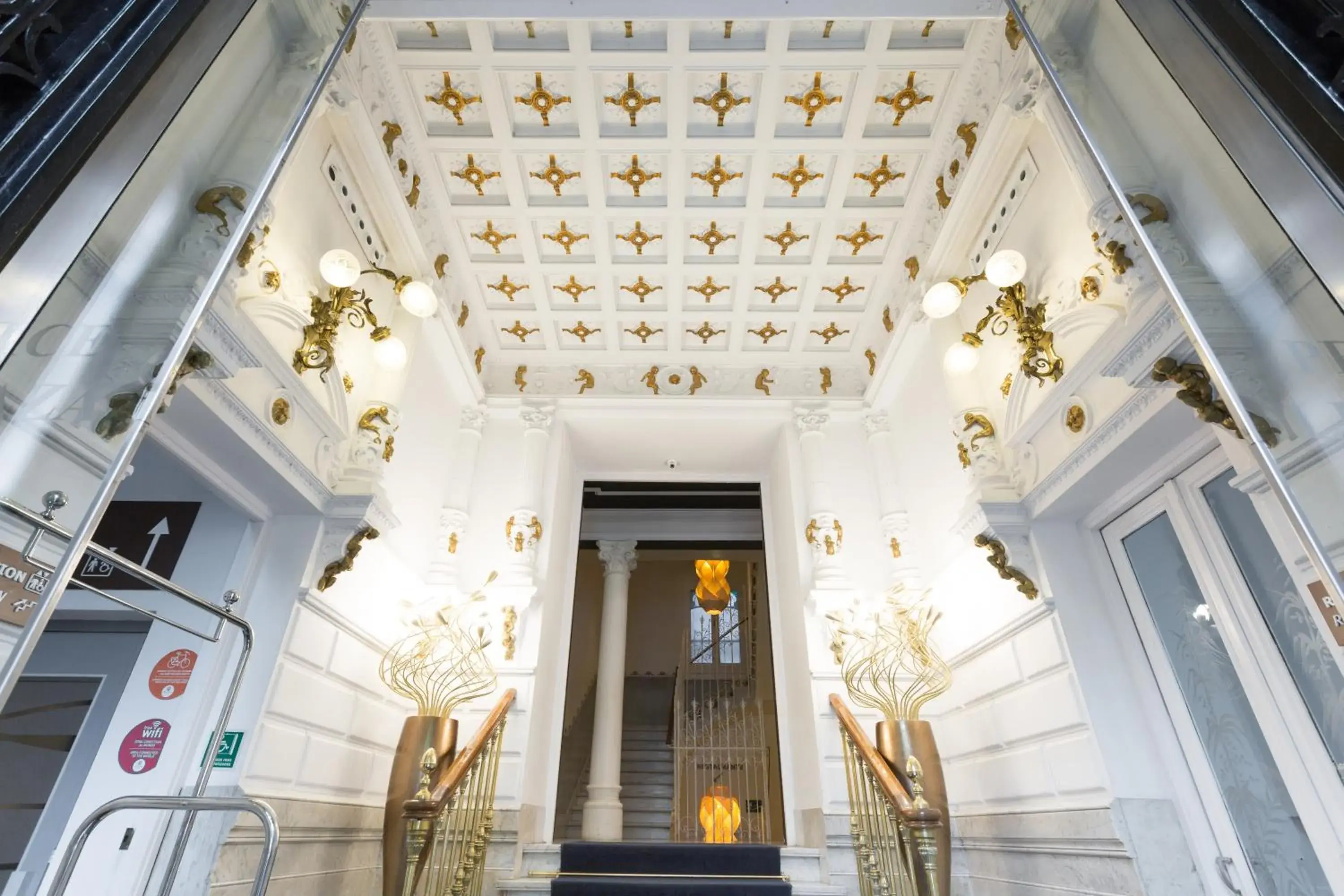 Facade/entrance in Petit Palace Lealtad Plaza Facade/entrance in Petit Palace Lealtad Plaza