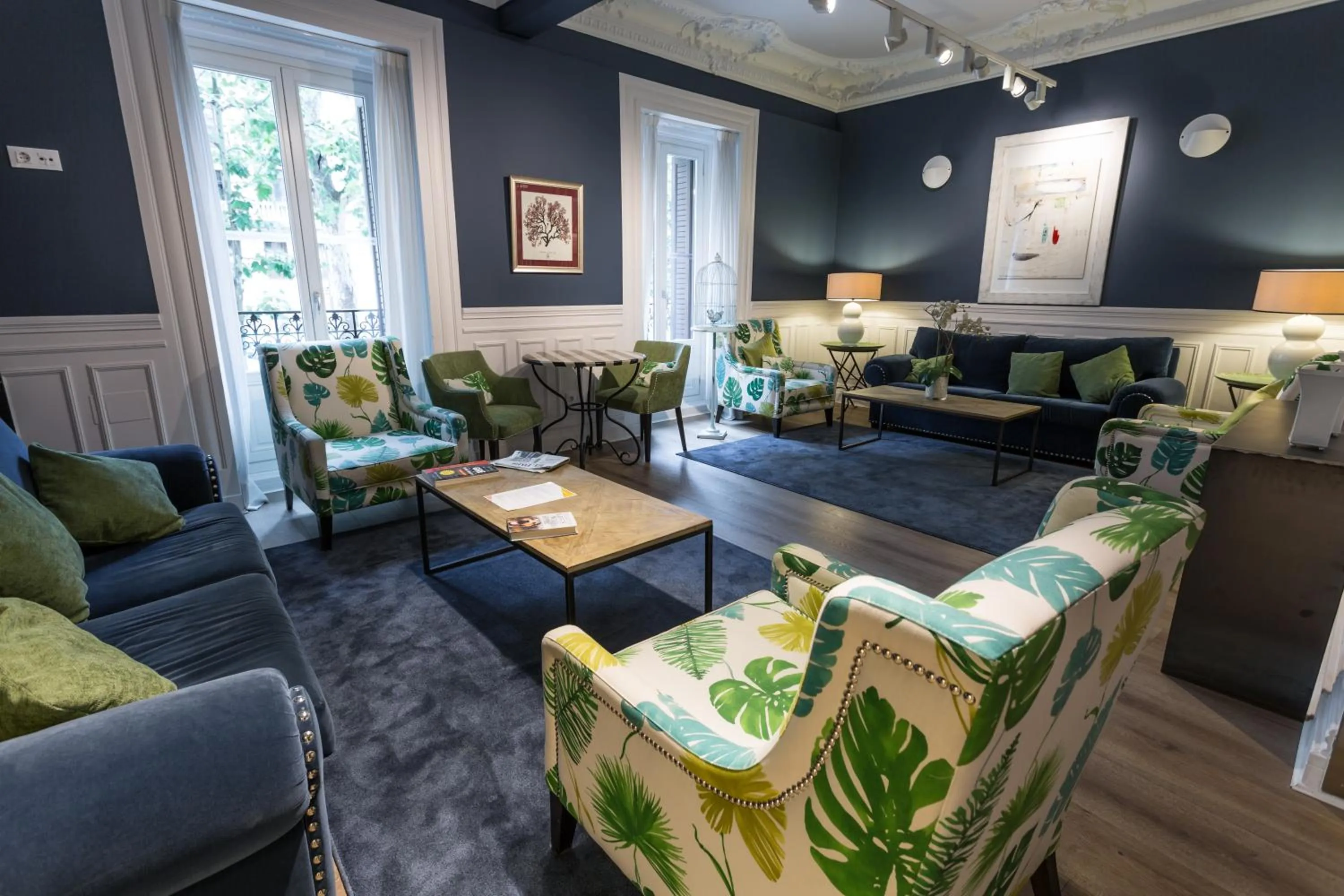 Library in Petit Palace Lealtad Plaza