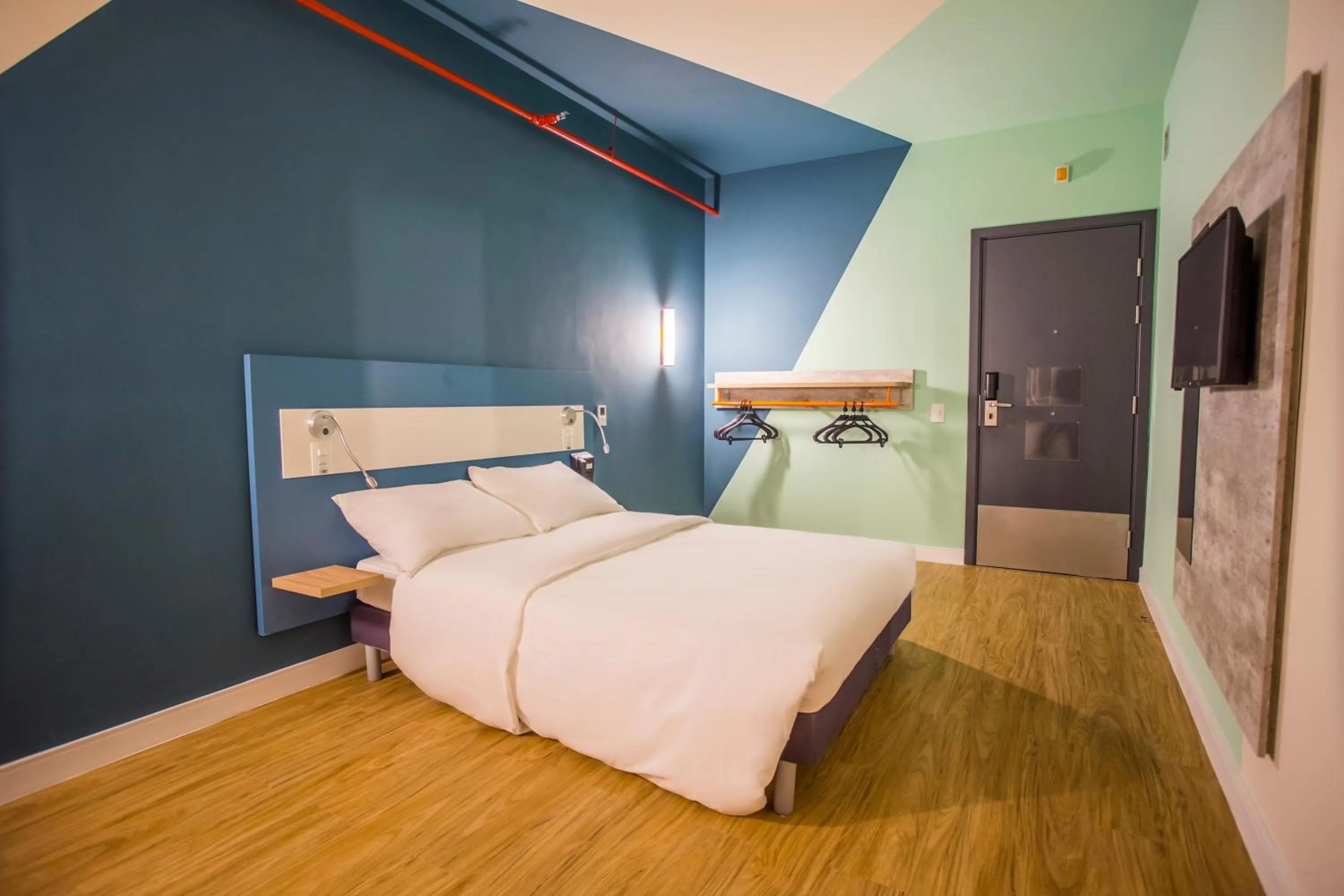 Property building, Bed in Ibis Budget Uberlândia