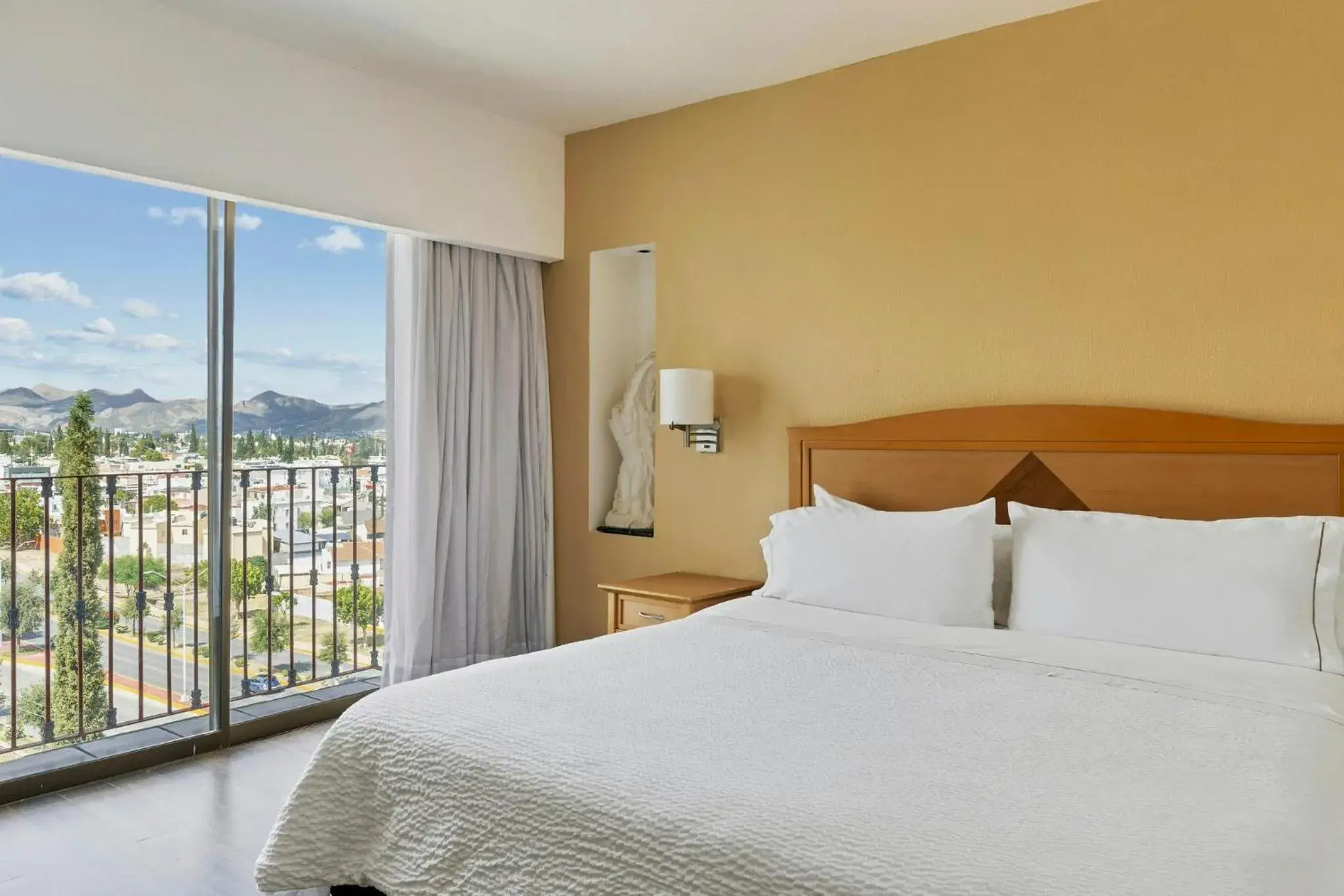 Photo of the whole room, Bed in Fiesta Inn Express Chihuahua Photo of the whole room, Bed in Fiesta Inn Express Chihuahua