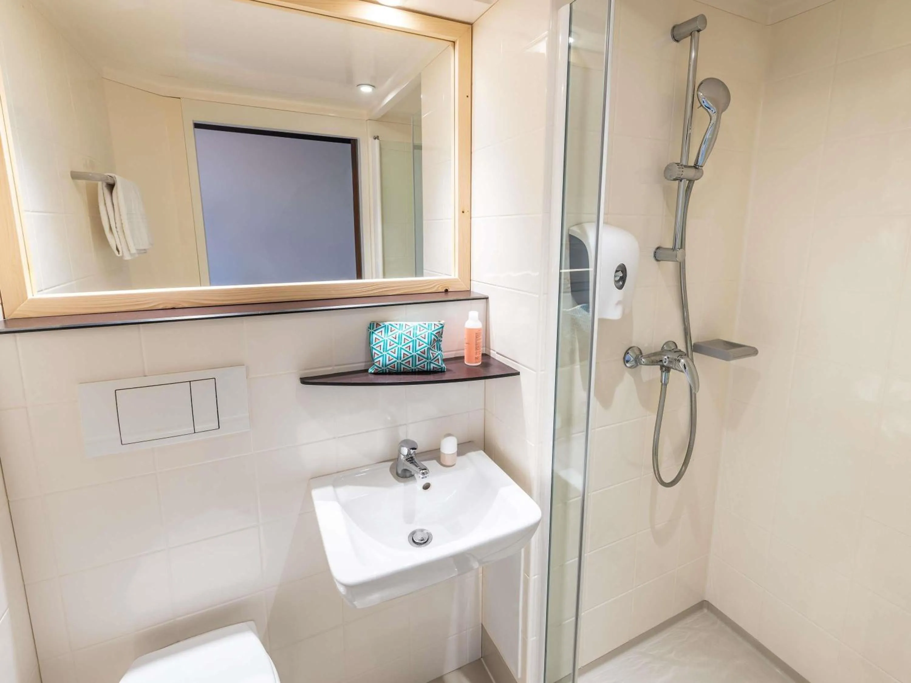 Bedroom in Greet hotel Bourg-en-Bresse Sud Montagnat