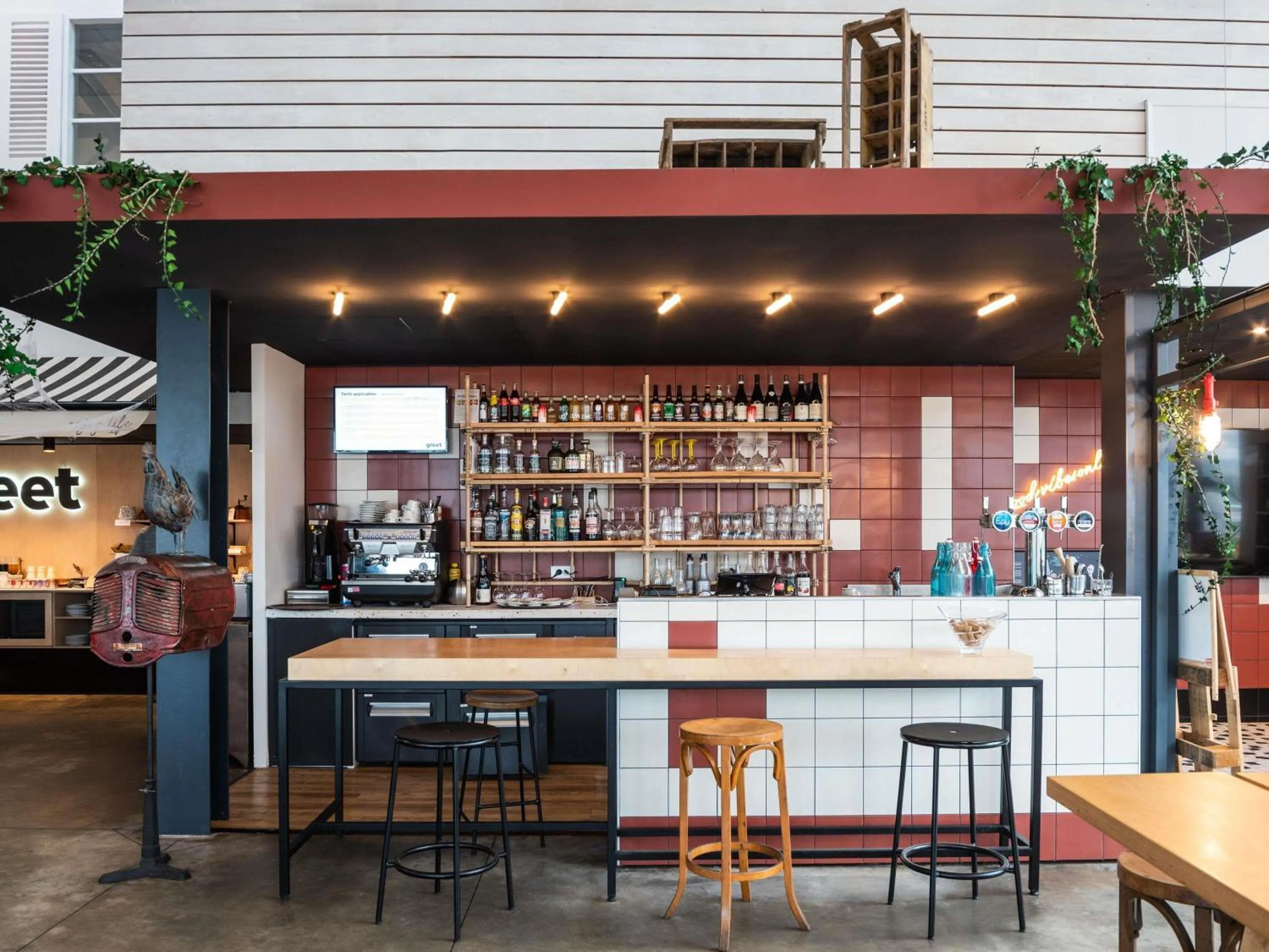 Restaurant/places to eat in Greet hotel Bourg-en-Bresse Sud Montagnat