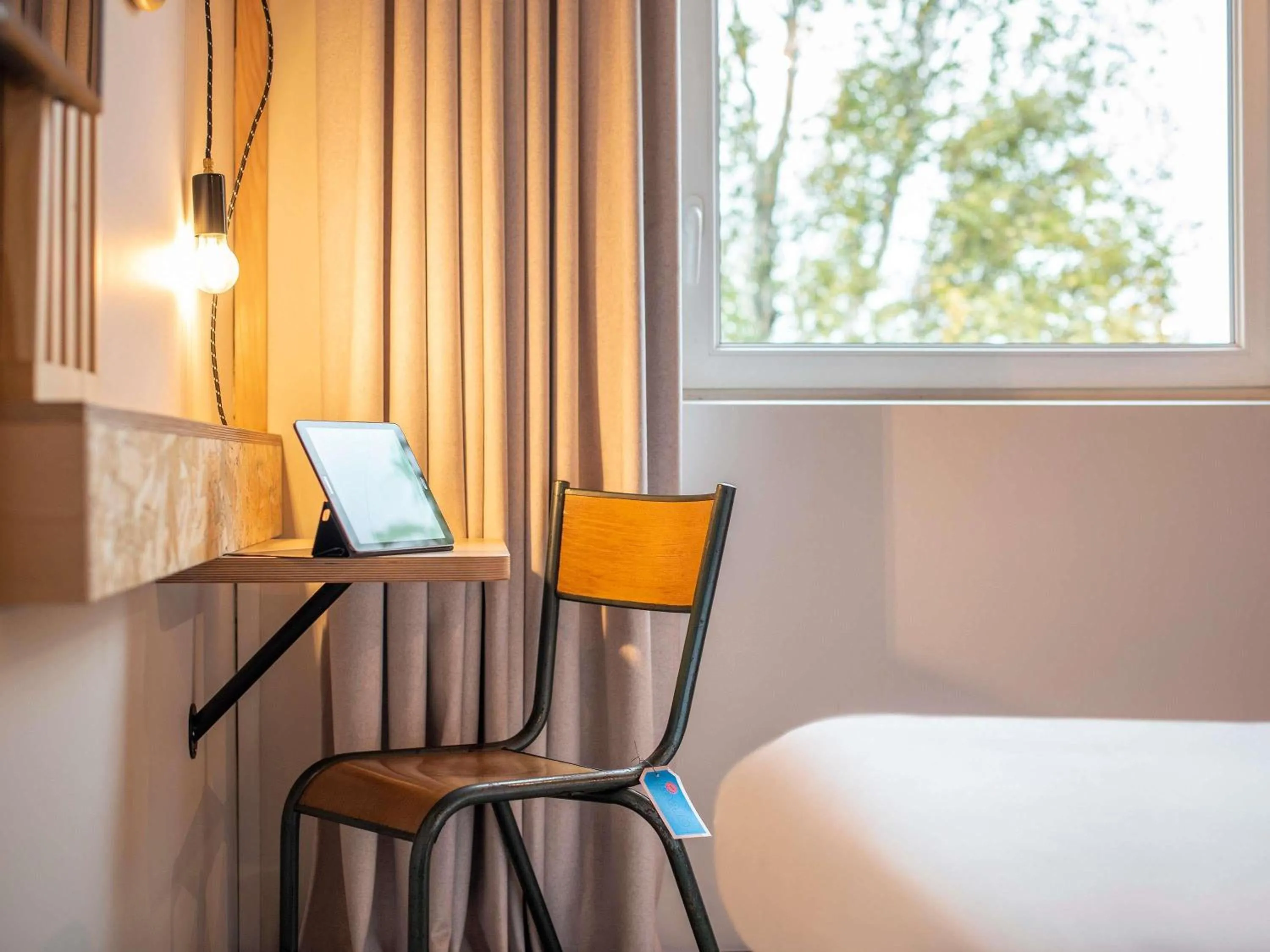 Bedroom, Bed in Greet hotel Bourg-en-Bresse Sud Montagnat