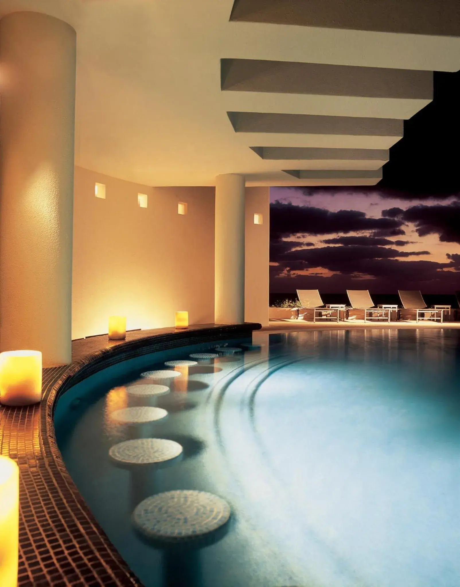 Swimming pool in Live Aqua Cancun - Adults Only - All-Inclusive Swimming pool in Live Aqua Cancun - Adults Only - All-Inclusive