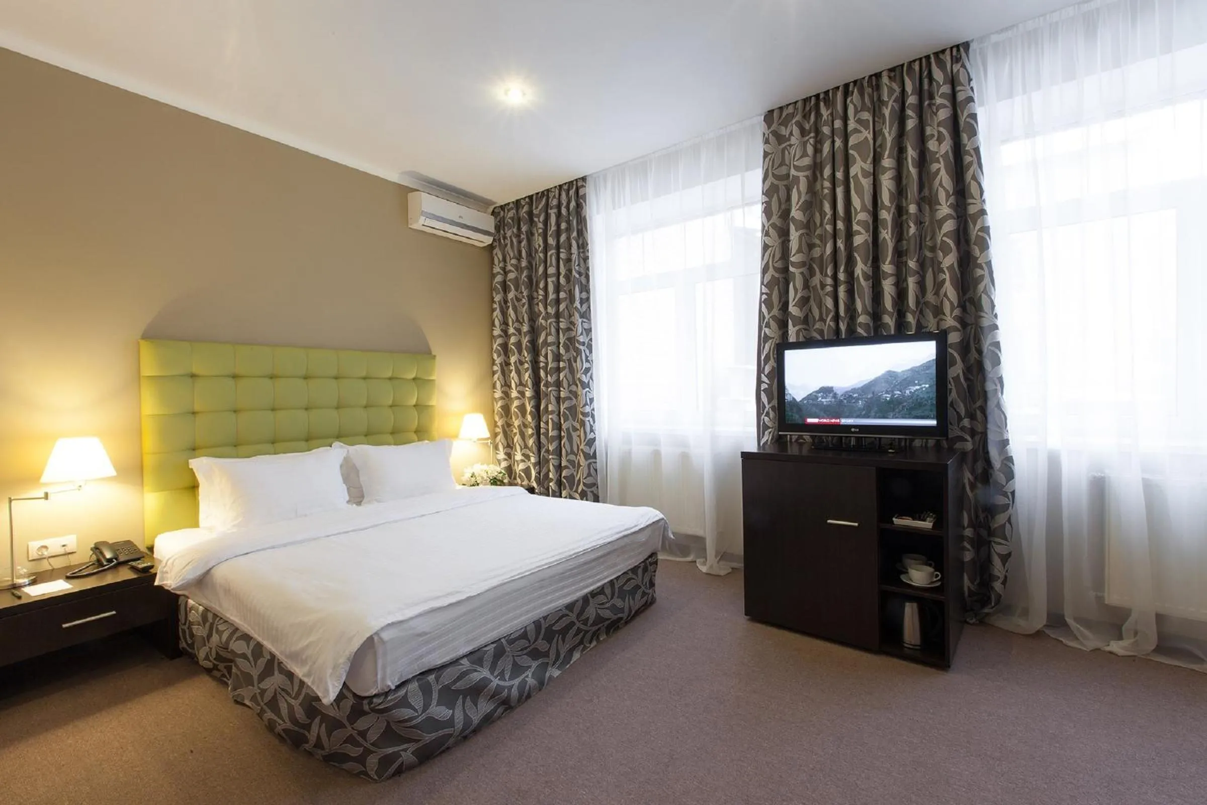Standard Queen Room - single occupancy in Bontiak Hotel