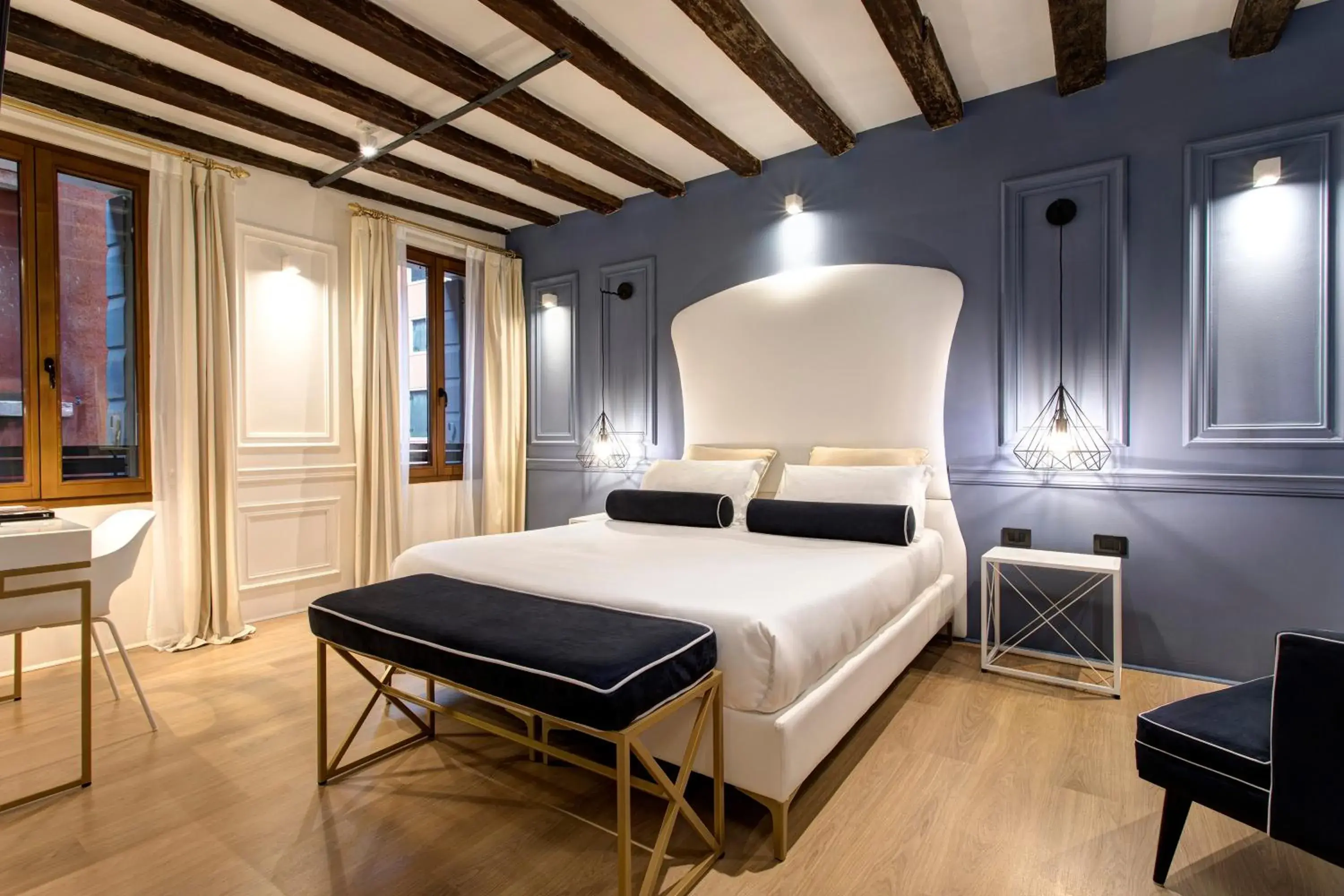 Photo of the whole room, Bed in San Marco Suite 755 Photo of the whole room, Bed in San Marco Suite 755