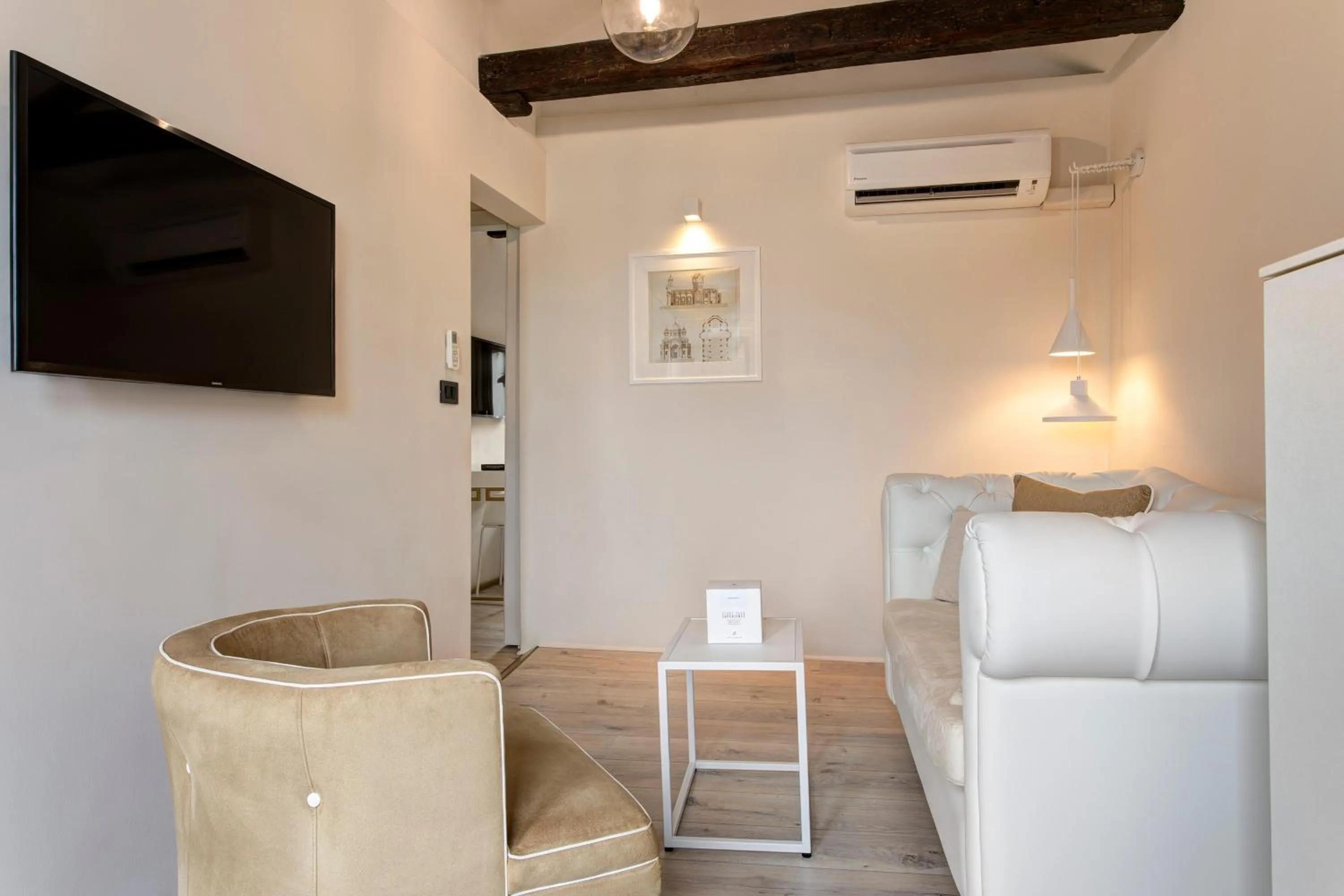 Living room in San Marco Suite 755