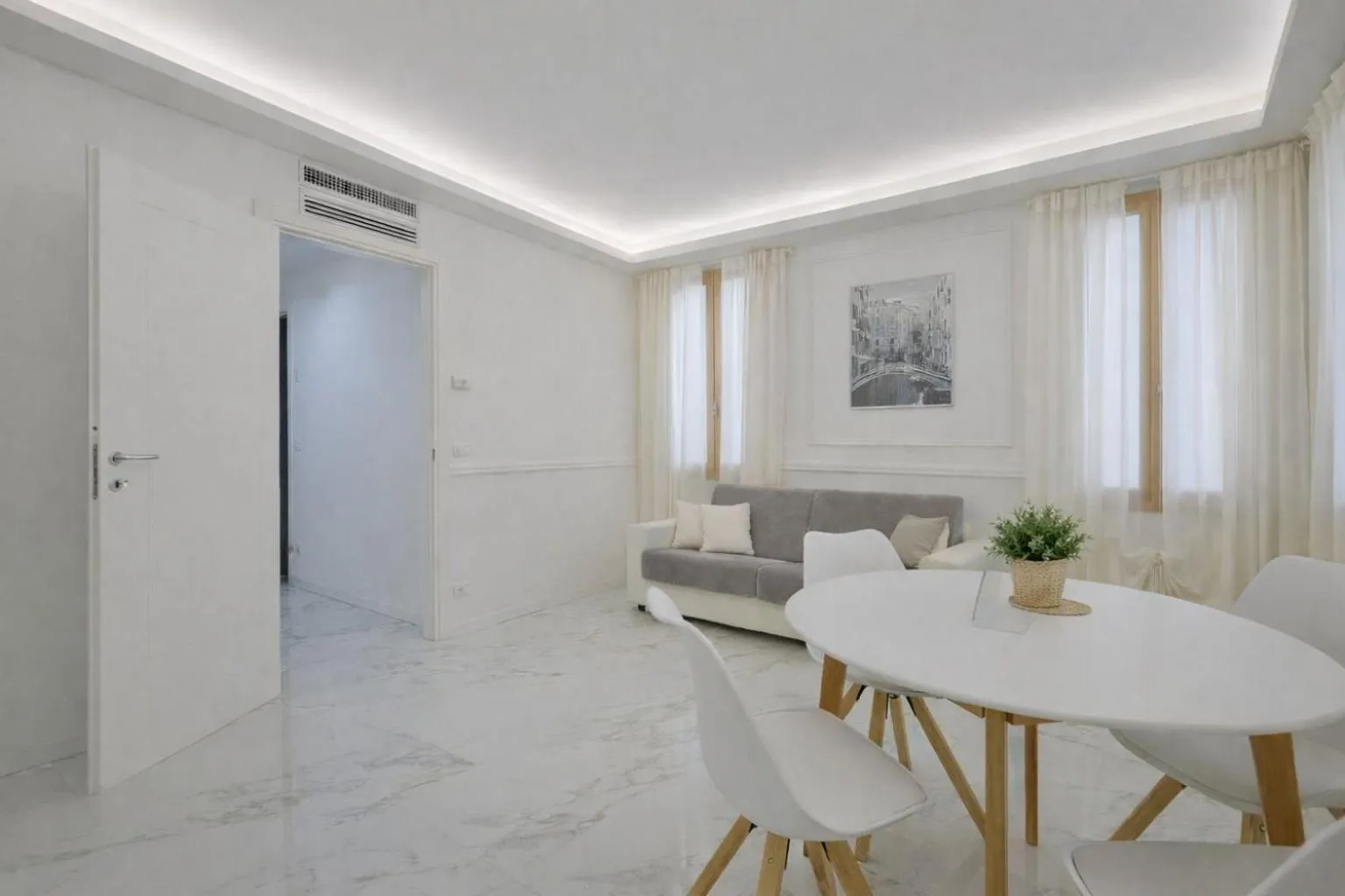 Living room in San Marco Suite 755