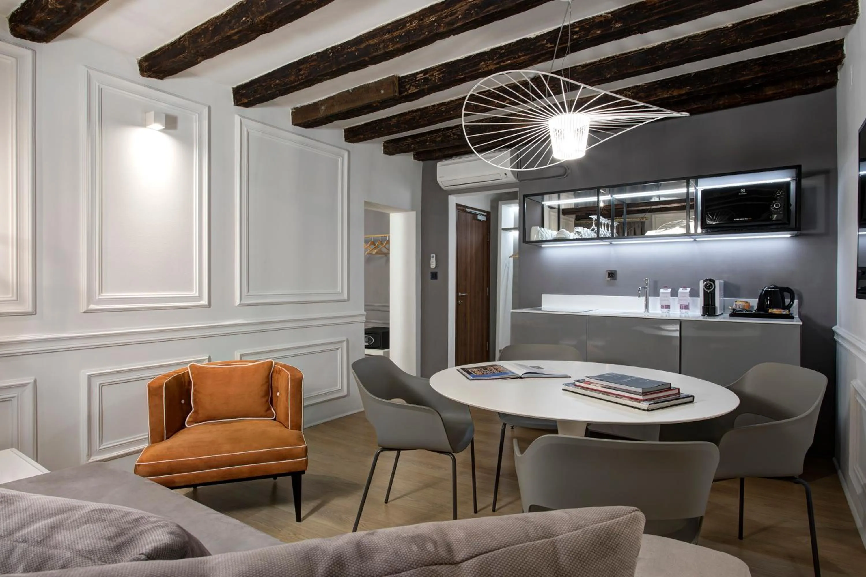 Kitchen or kitchenette in San Marco Suite 755