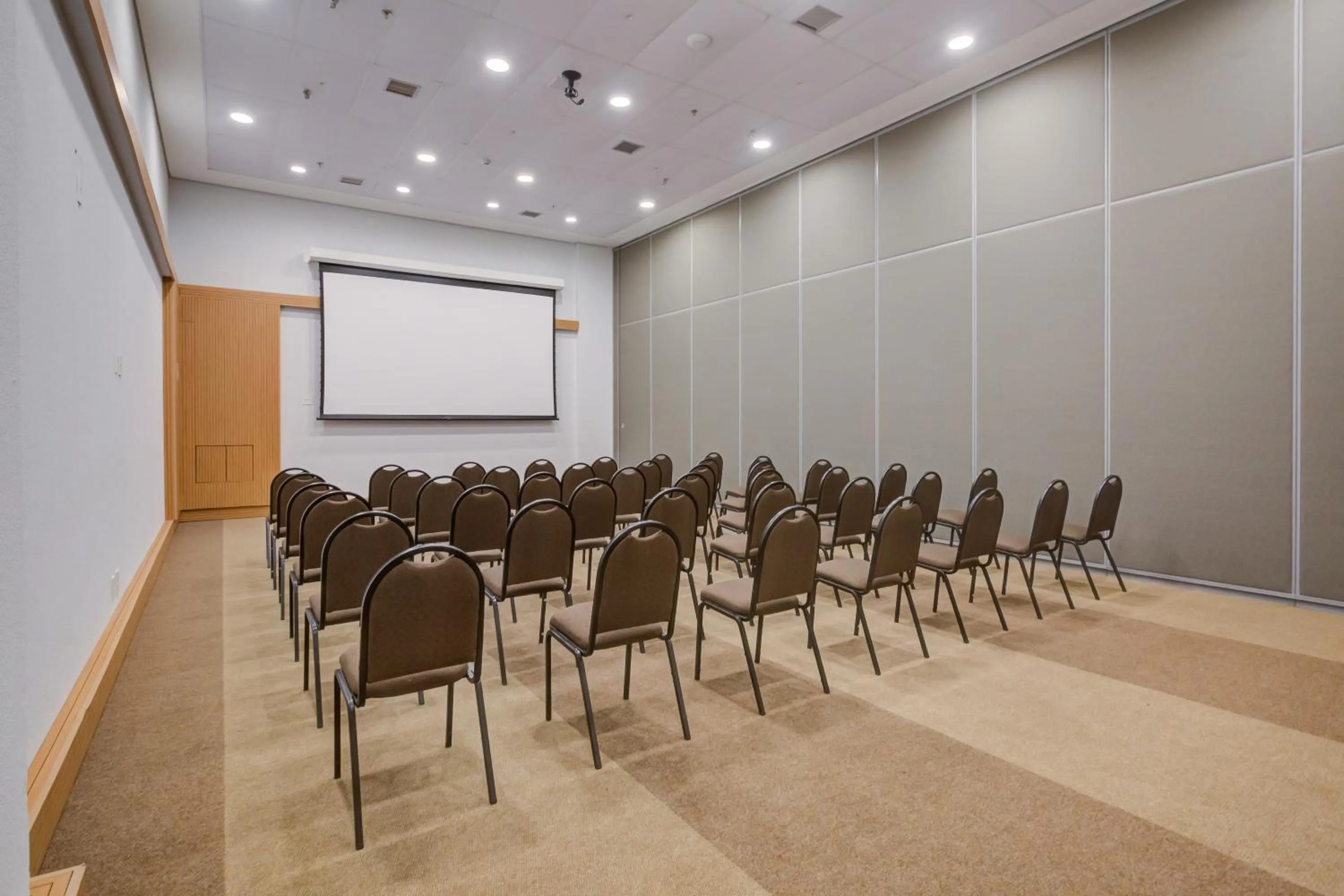 Property building in Bourbon Hotel Cambara