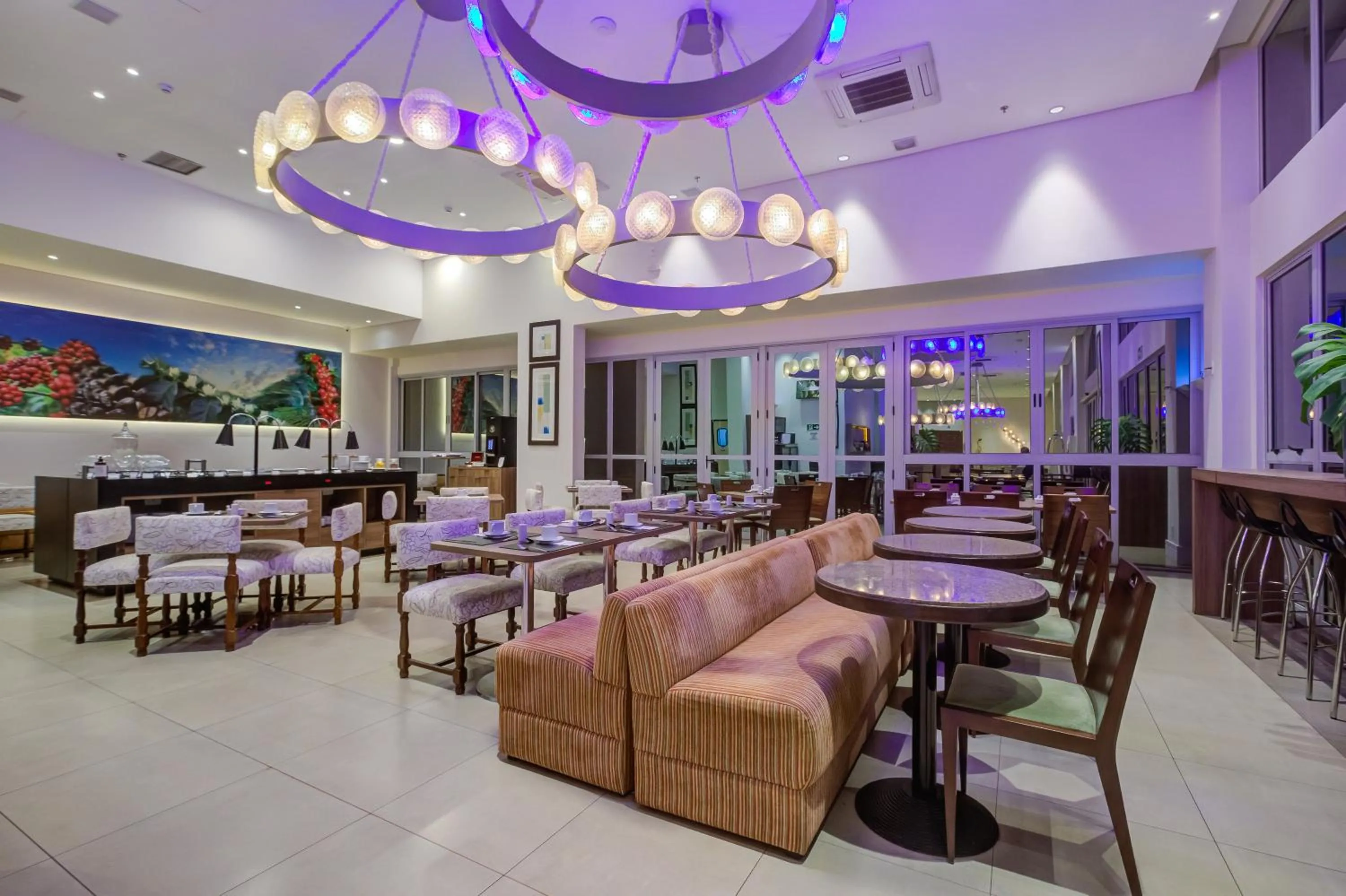 Restaurant/places to eat in Bourbon Hotel Cambara