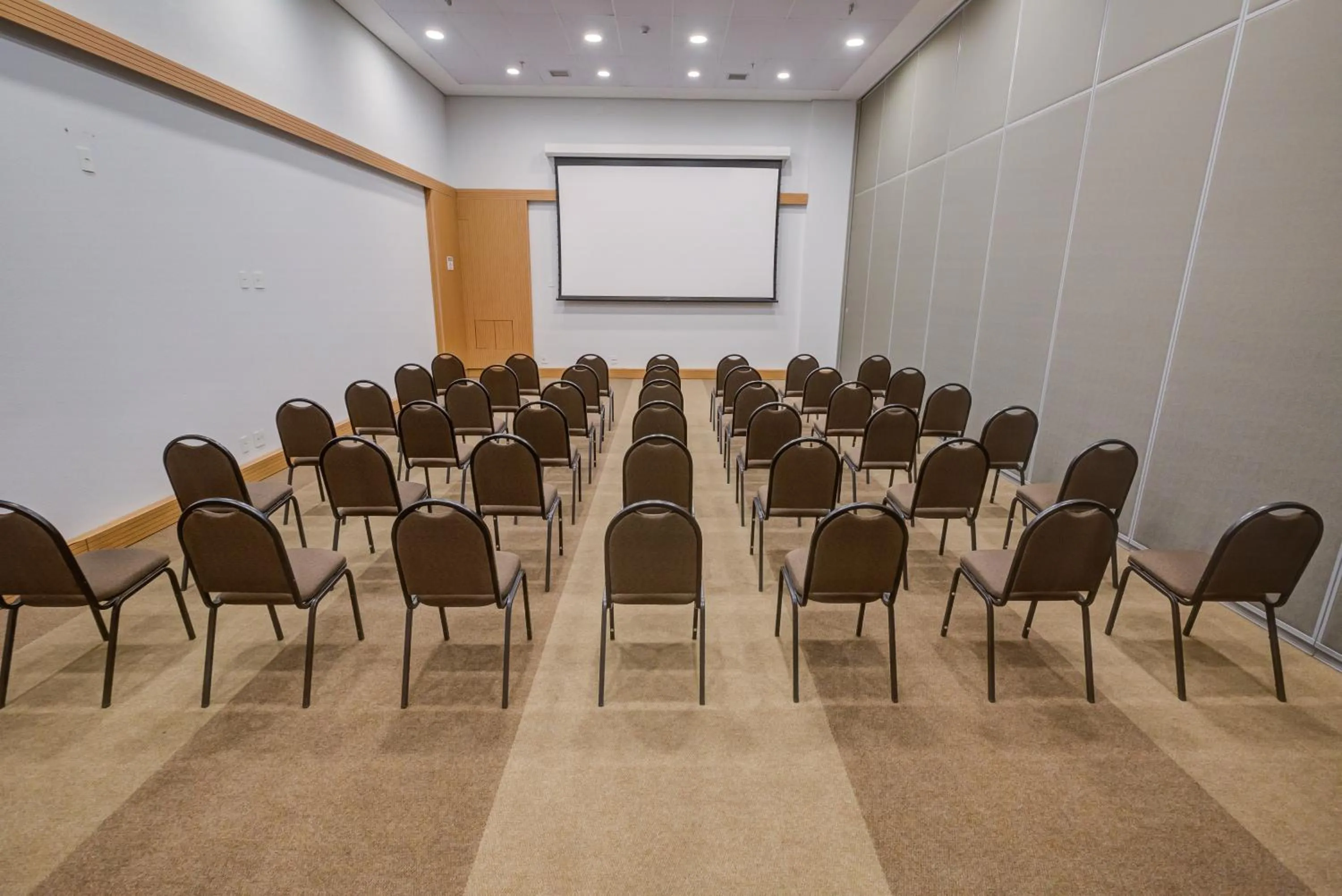 Property building in Bourbon Hotel Cambara