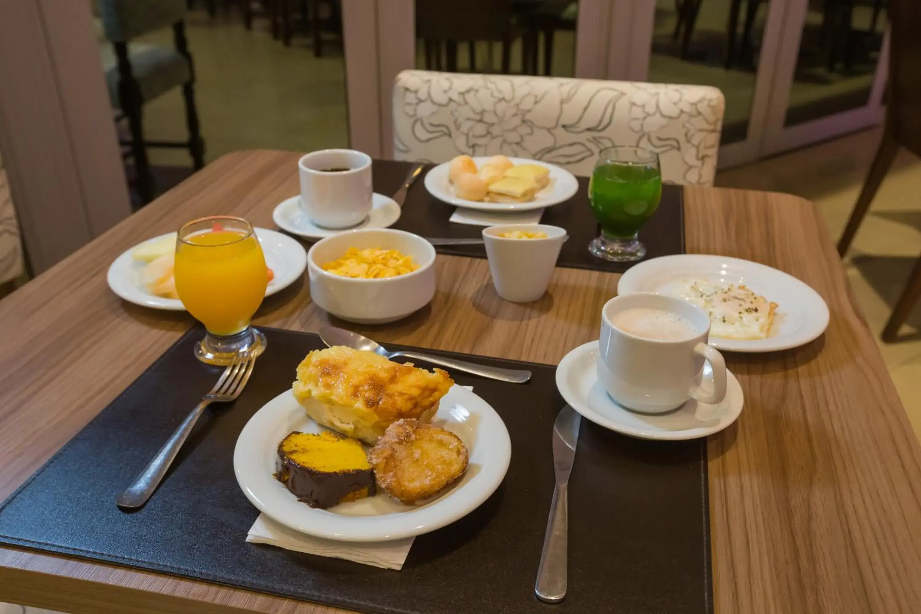 Restaurant/places to eat in Bourbon Hotel Cambara Restaurant/places to eat in Bourbon Hotel Cambara