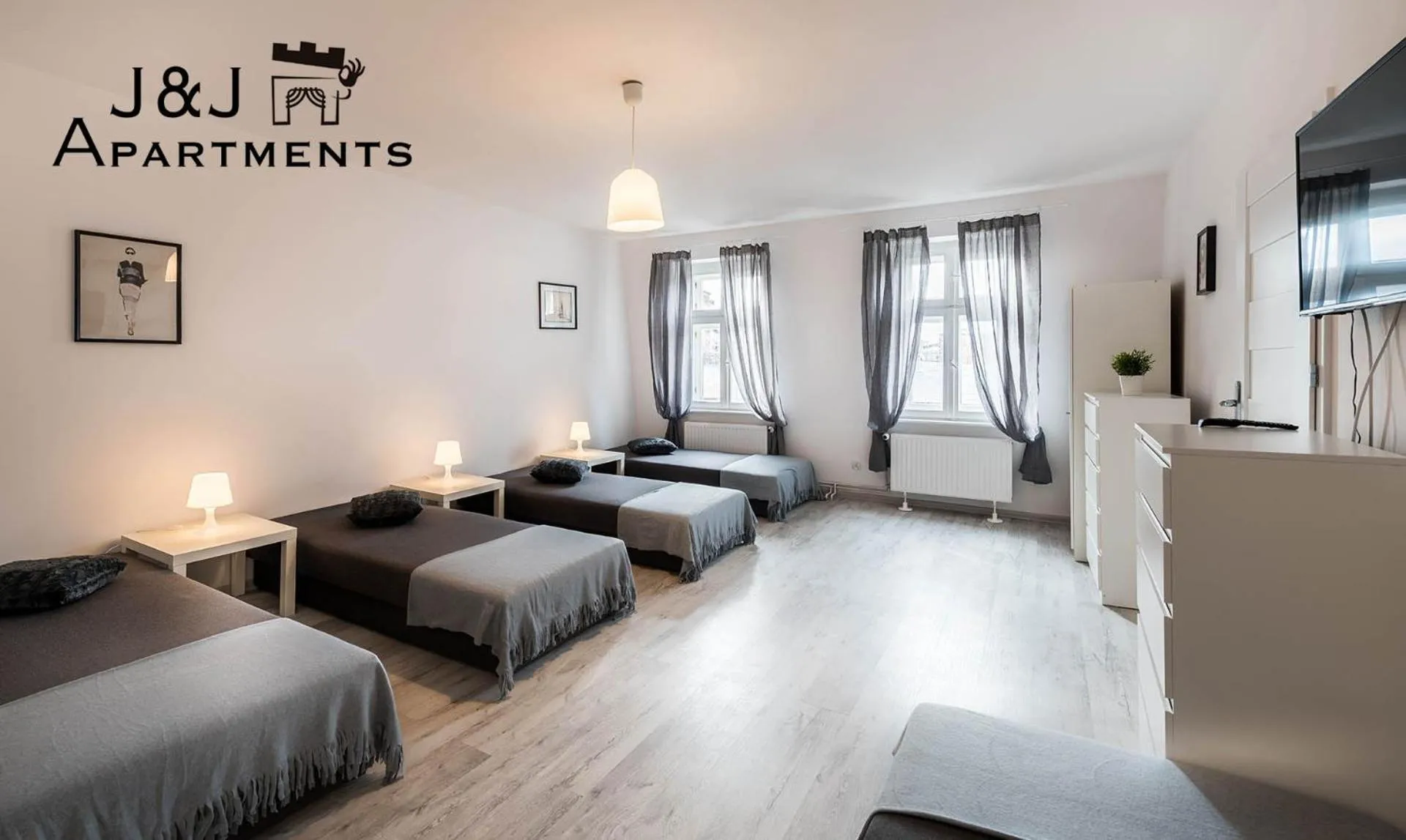 Photo of the whole room, Bed in J&J Apartments Łazienna 30 - 12