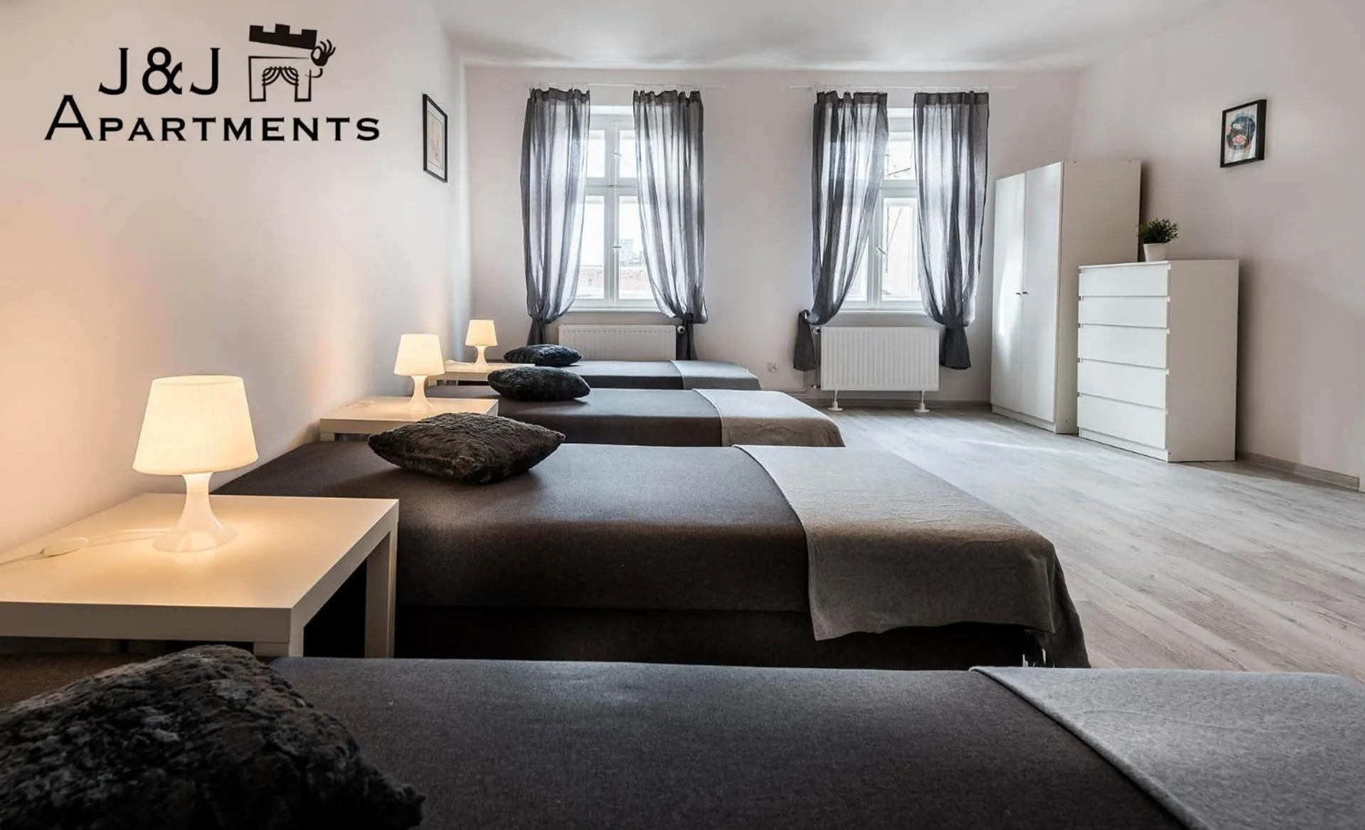 Photo of the whole room, Bed in J&J Apartments Łazienna 30 - 12