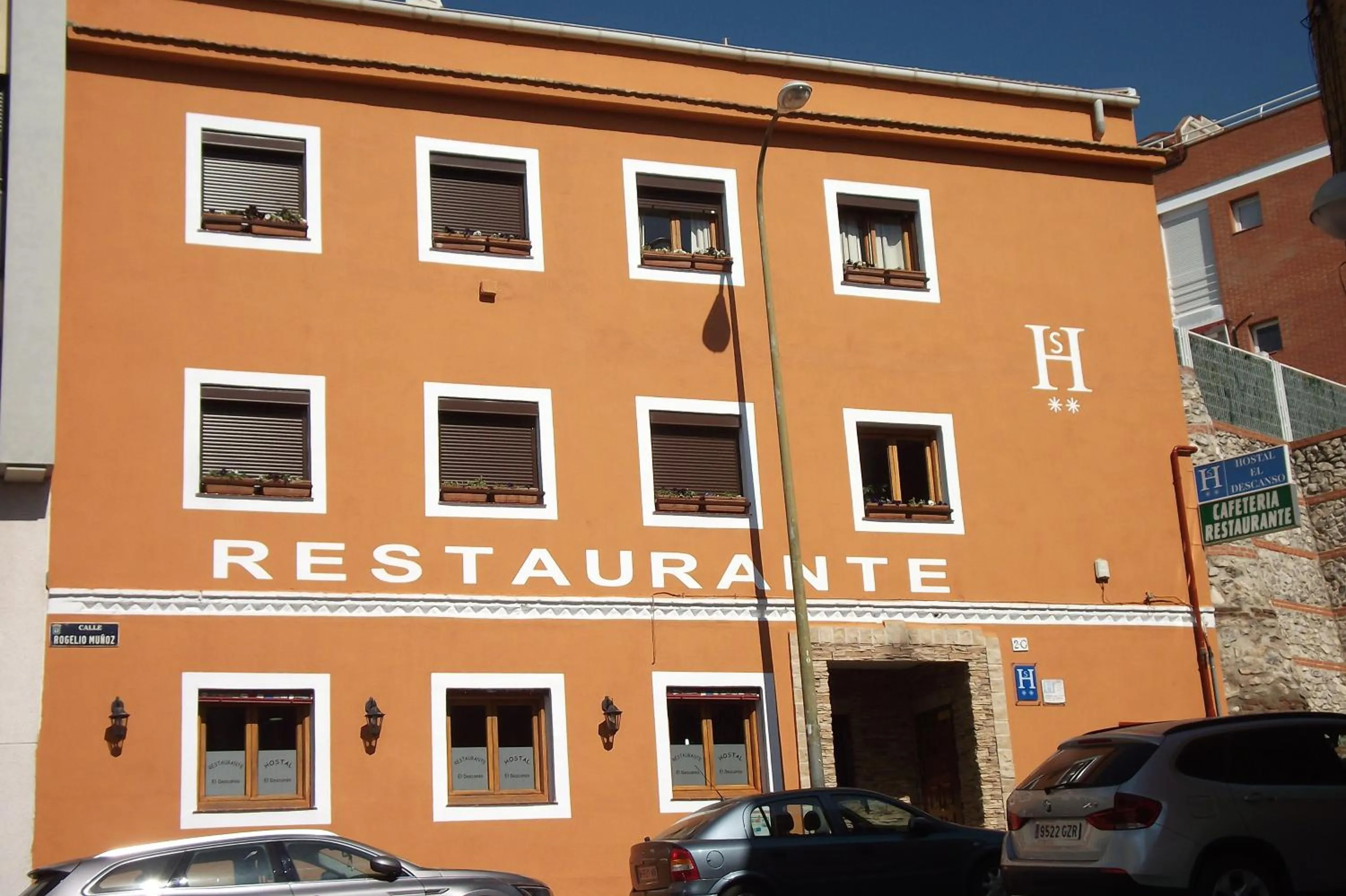 Facade/entrance in Hostal El Descanso
