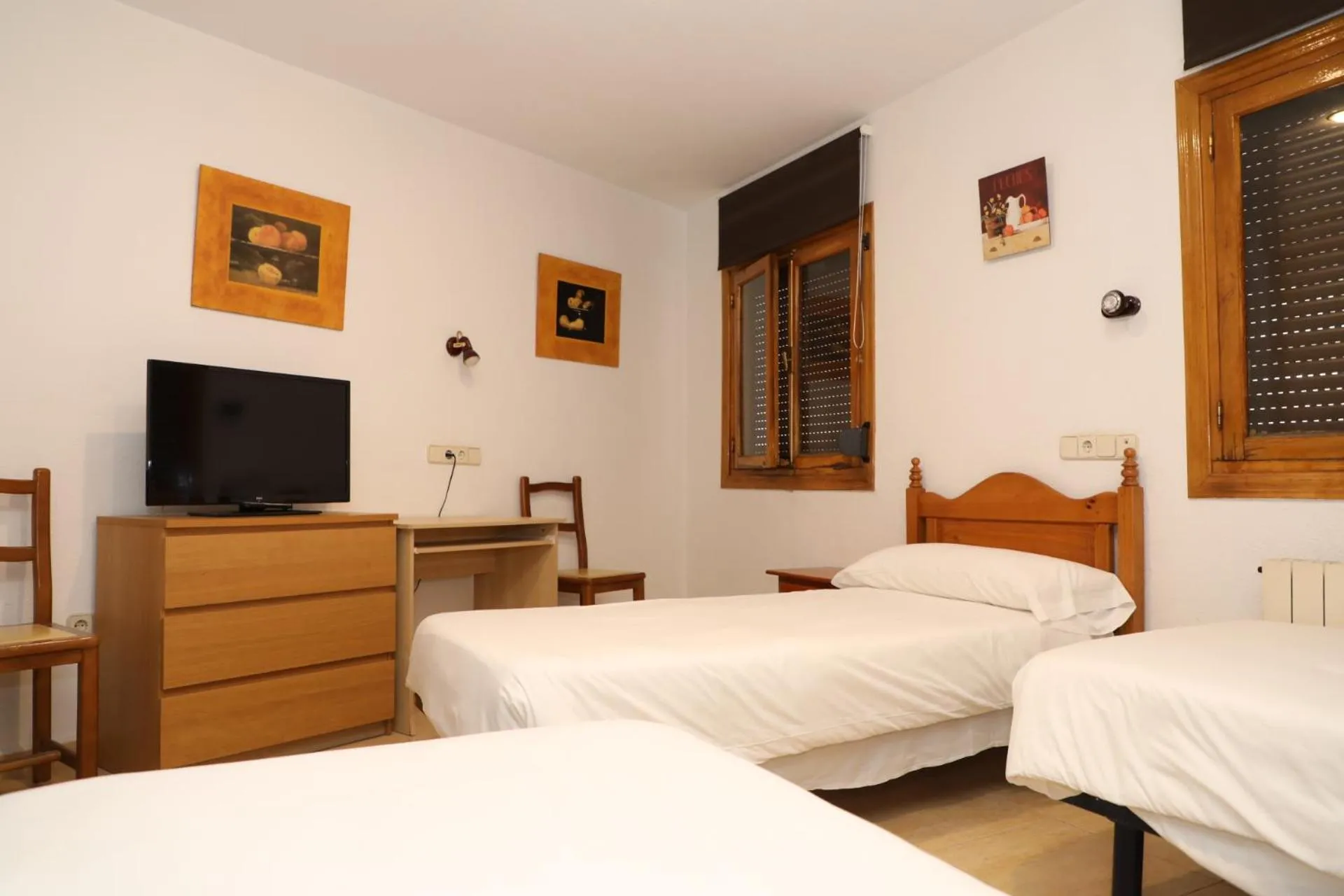 Bedroom, Bed in Hostal El Descanso