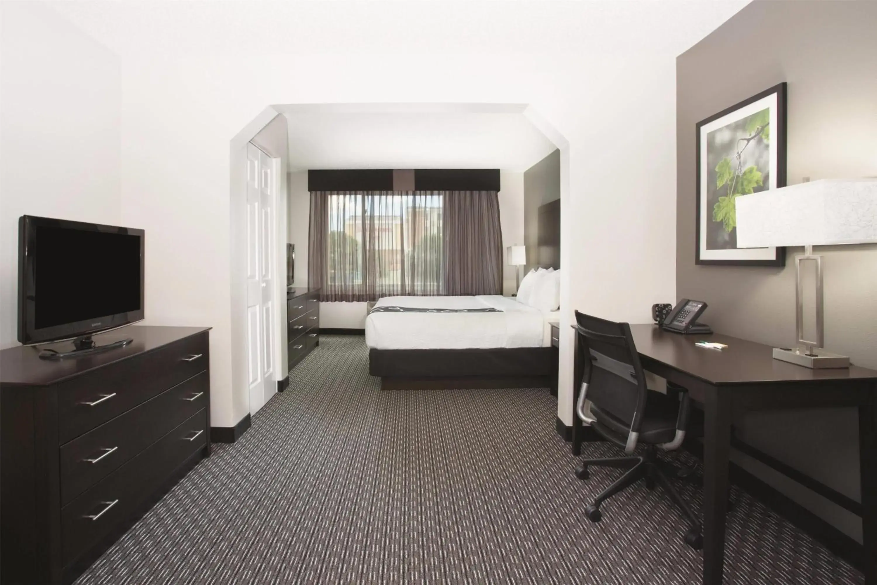 Photo of the whole room, Bed in La Quinta by Wyndham Denver Englewood Tech Ctr Photo of the whole room, Bed in La Quinta by Wyndham Denver Englewood Tech Ctr