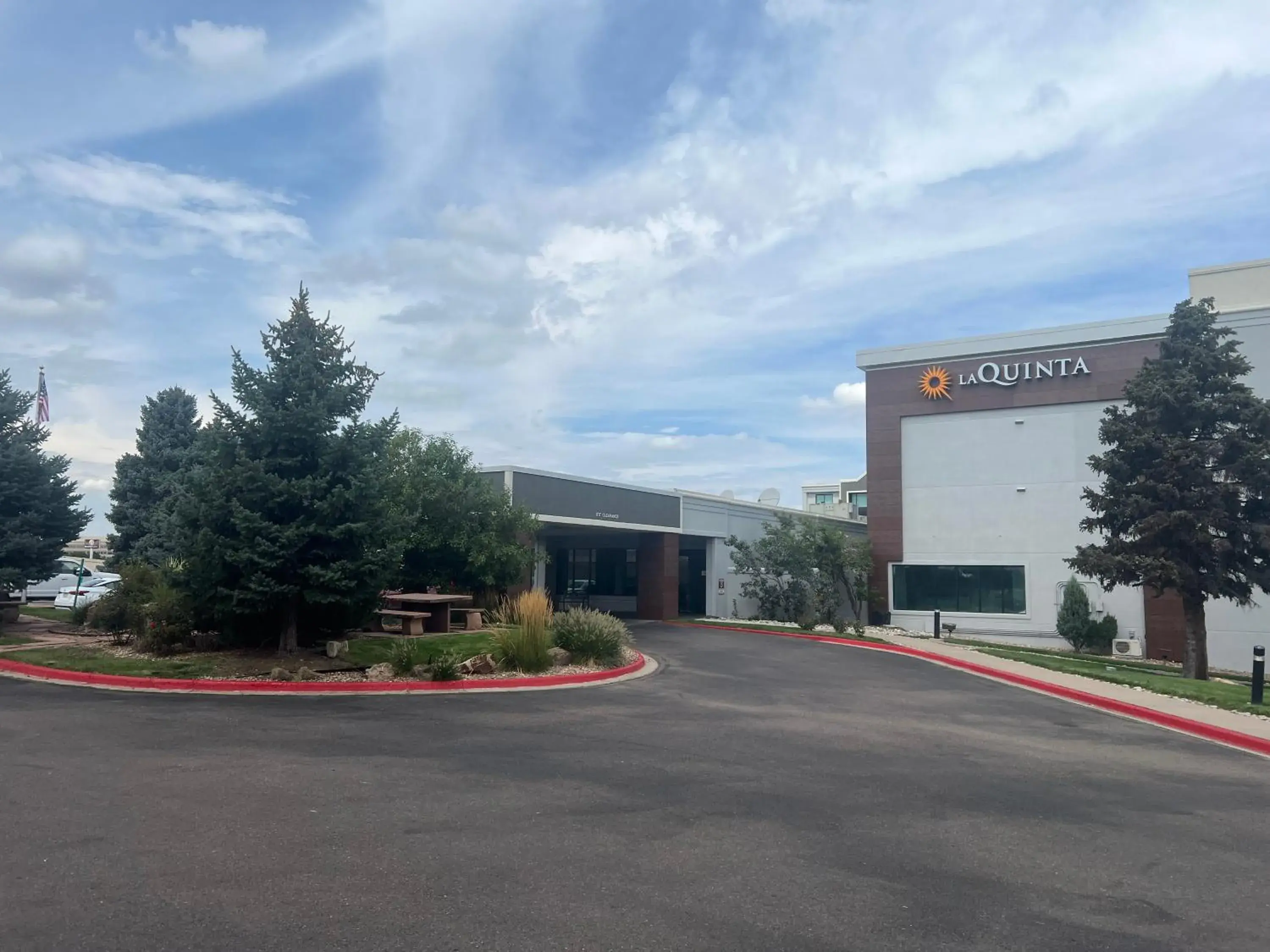 Property building in La Quinta by Wyndham Denver Englewood Tech Ctr Property building in La Quinta by Wyndham Denver Englewood Tech Ctr