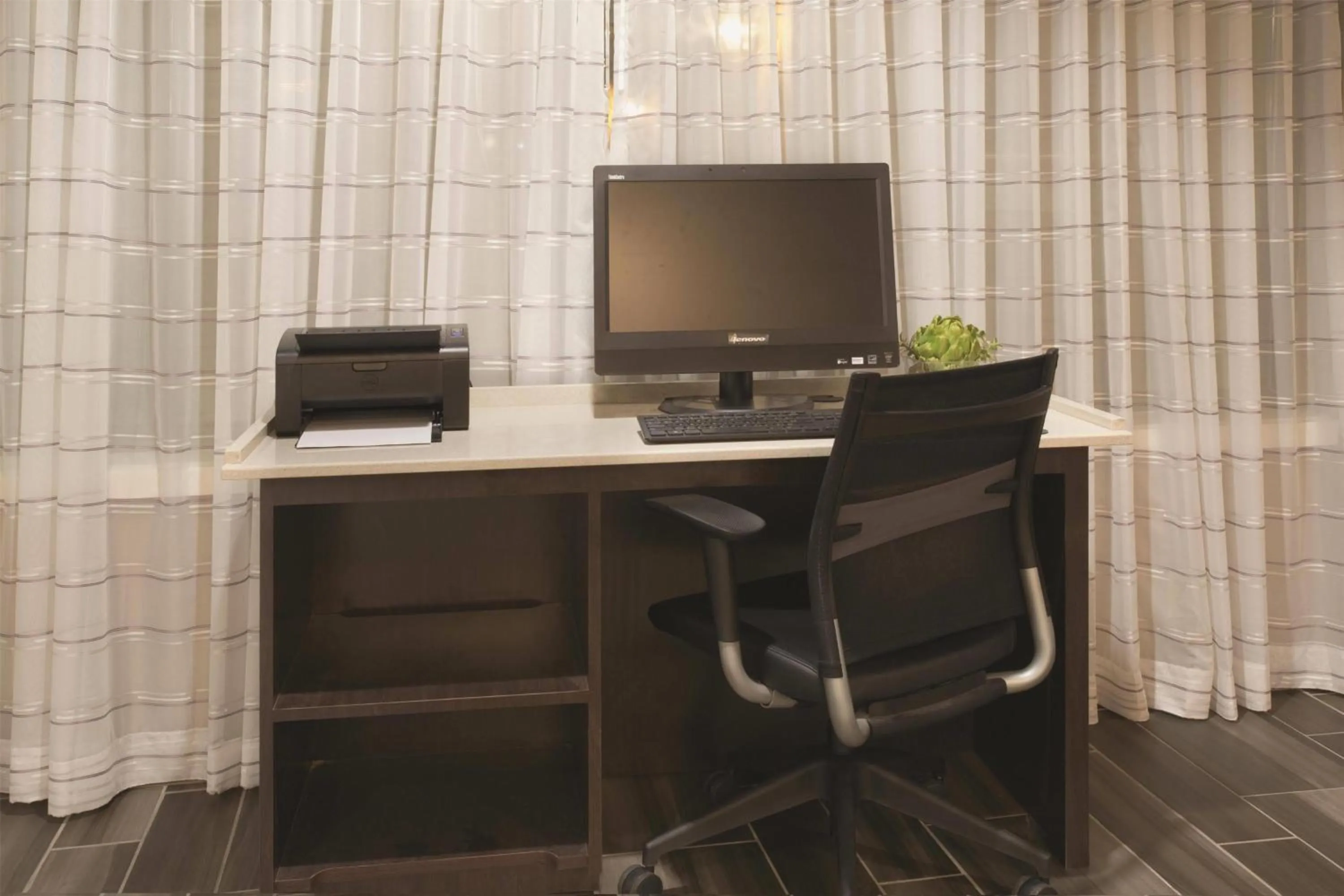 Business facilities in La Quinta by Wyndham Denver Englewood Tech Ctr