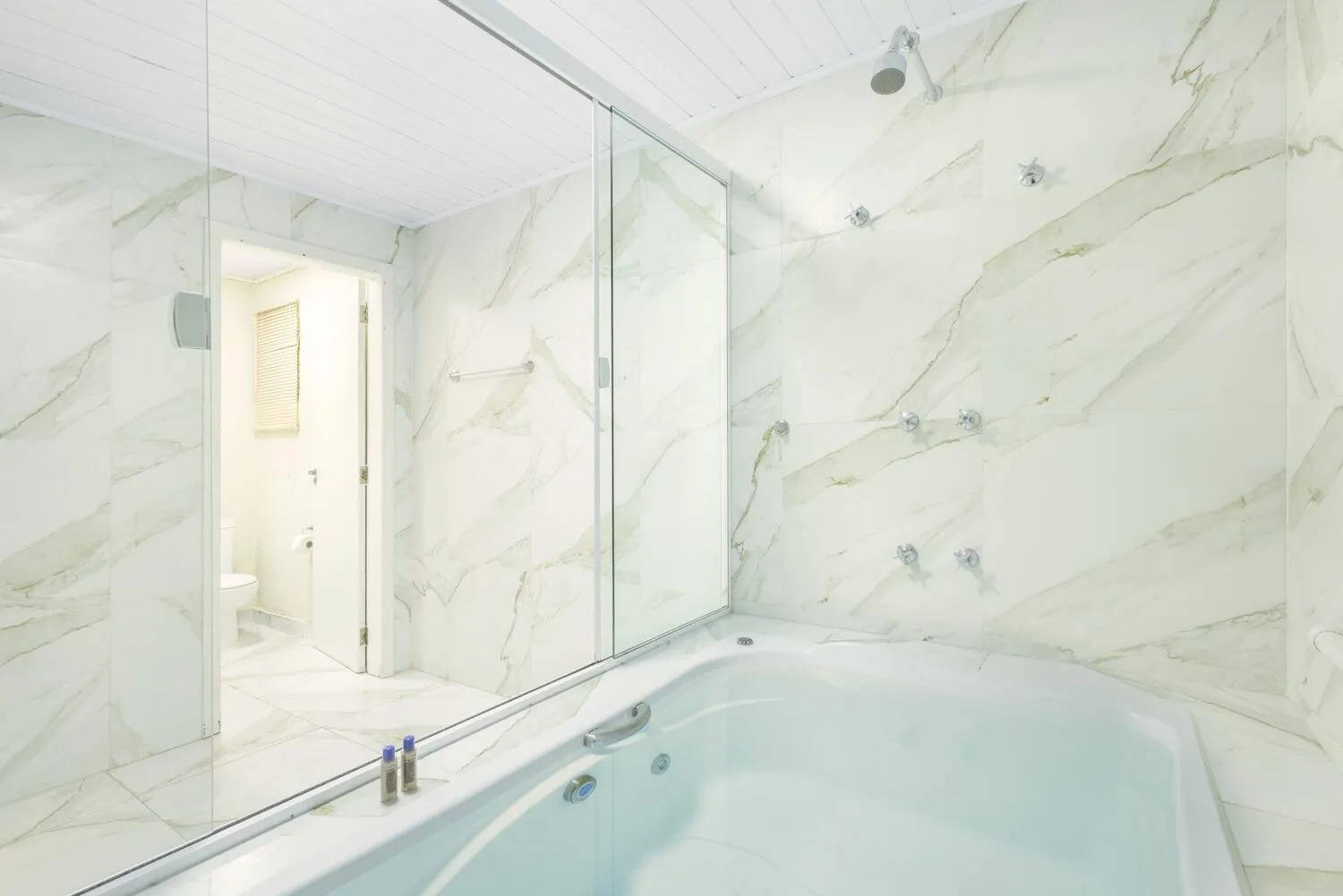 Hot Tub in Kaliman Pousada Campos do Jordão