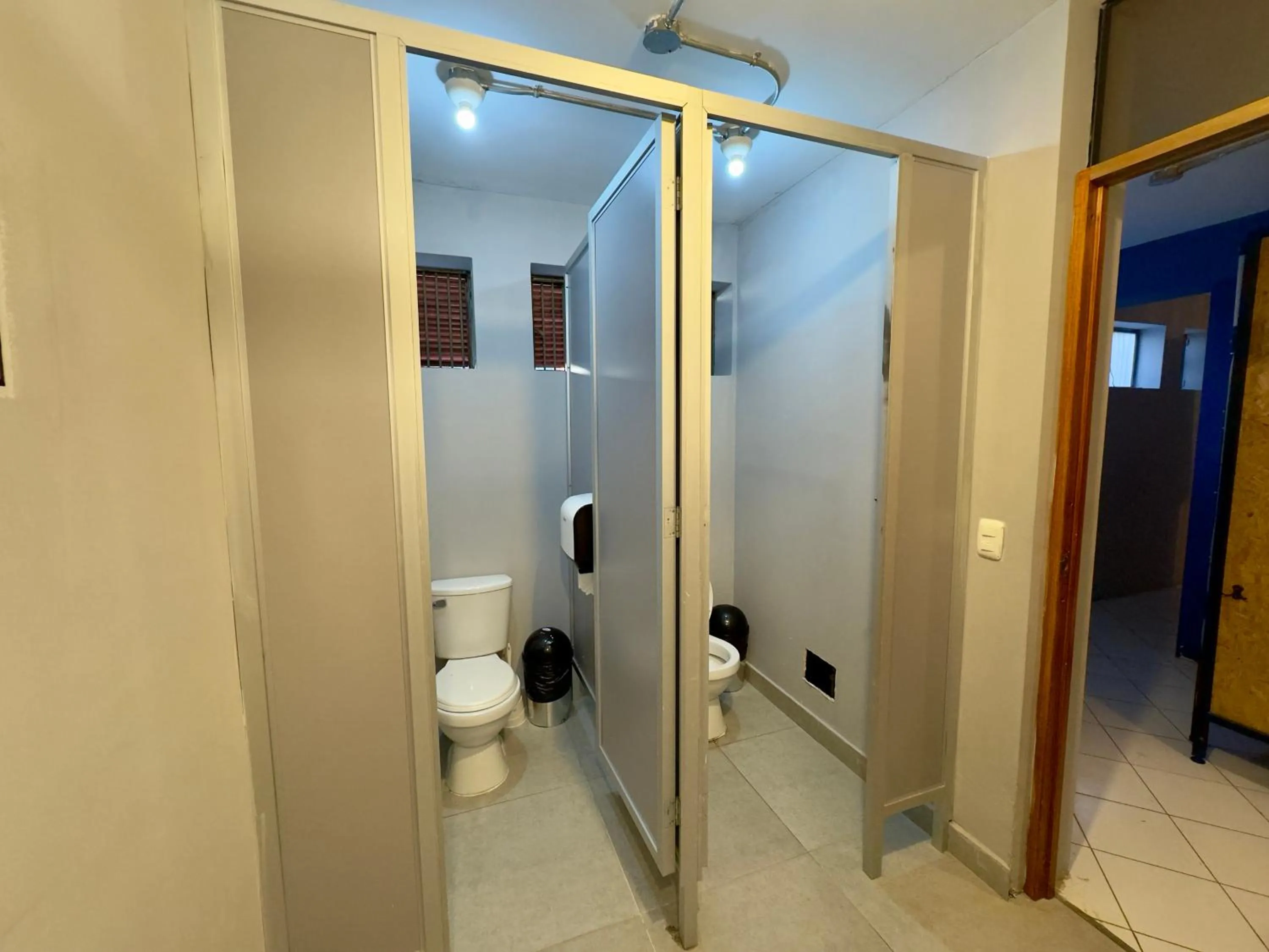 Shower in Selina Huaraz