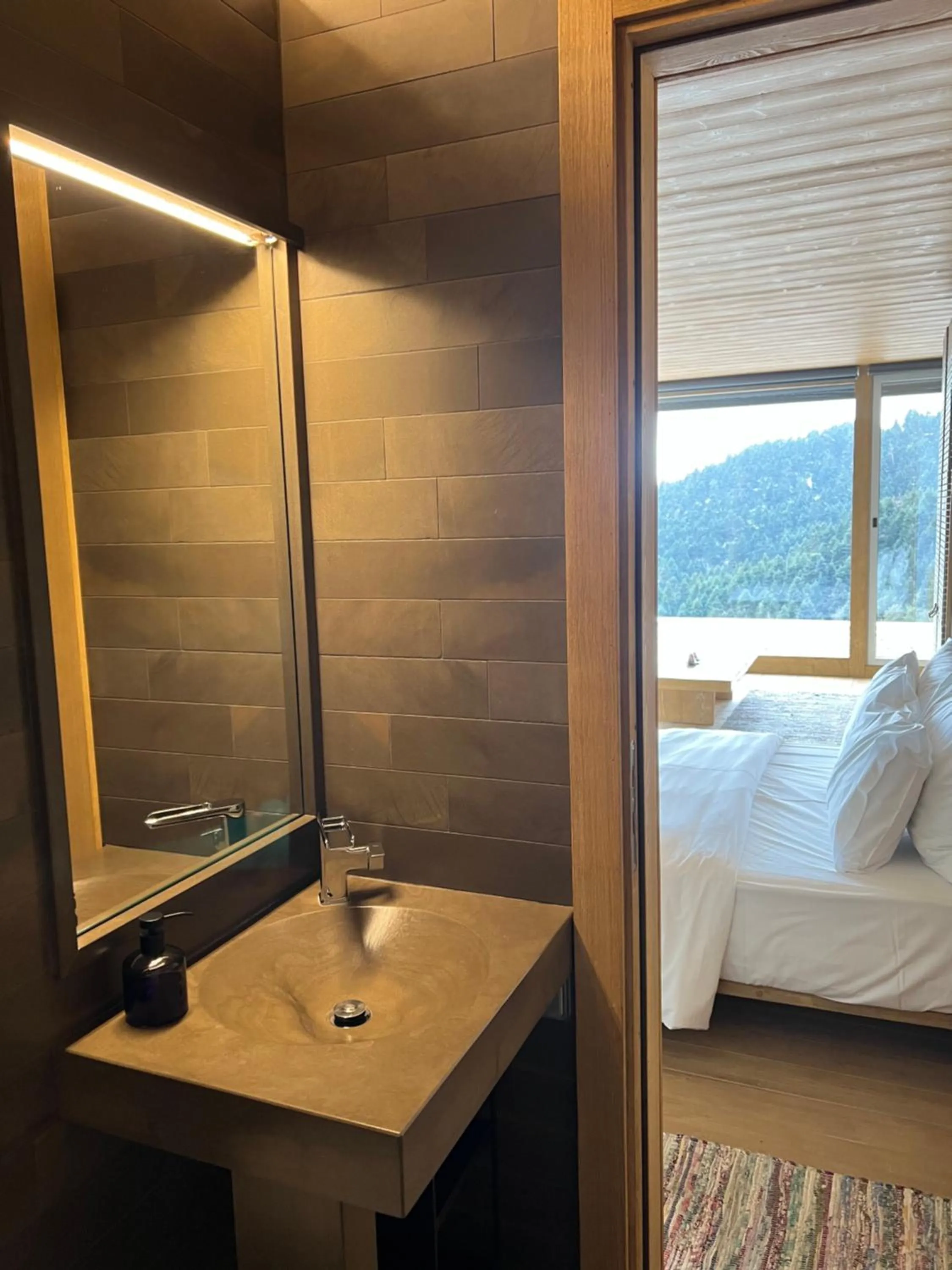 Bathroom, Bed in Escapade Luxury Residences