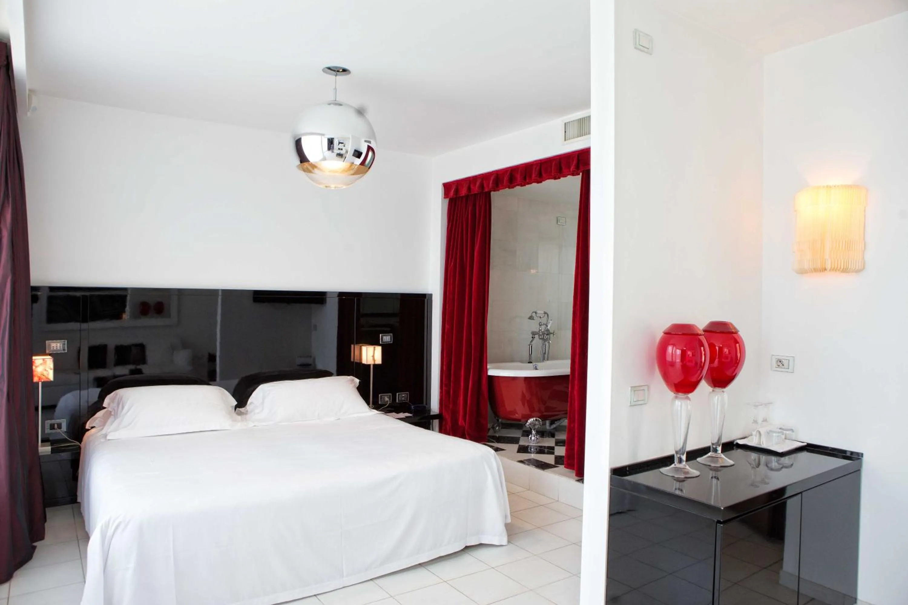 Bed in Riviera Golf Resort