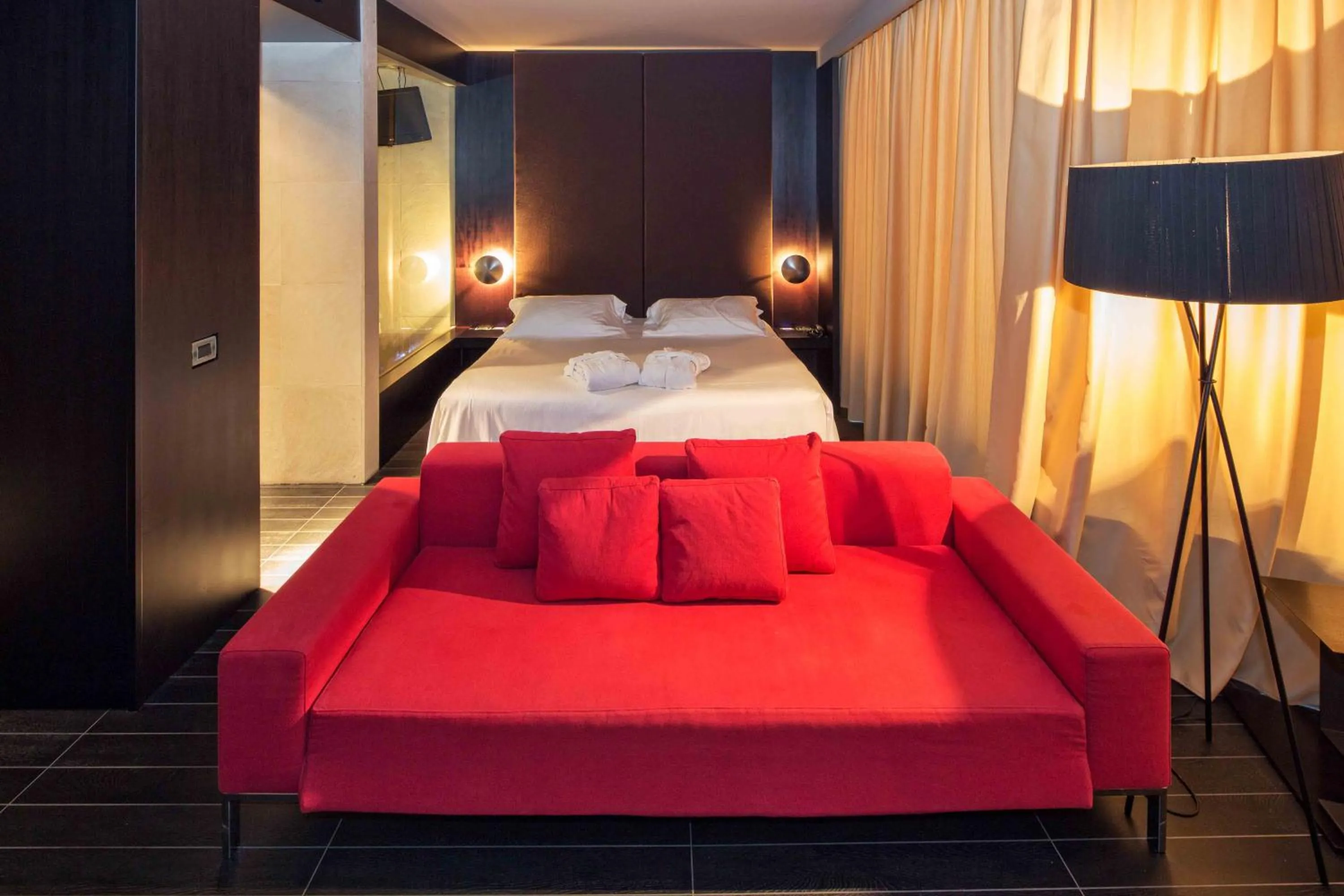 Photo of the whole room, Bed in Riviera Golf Resort