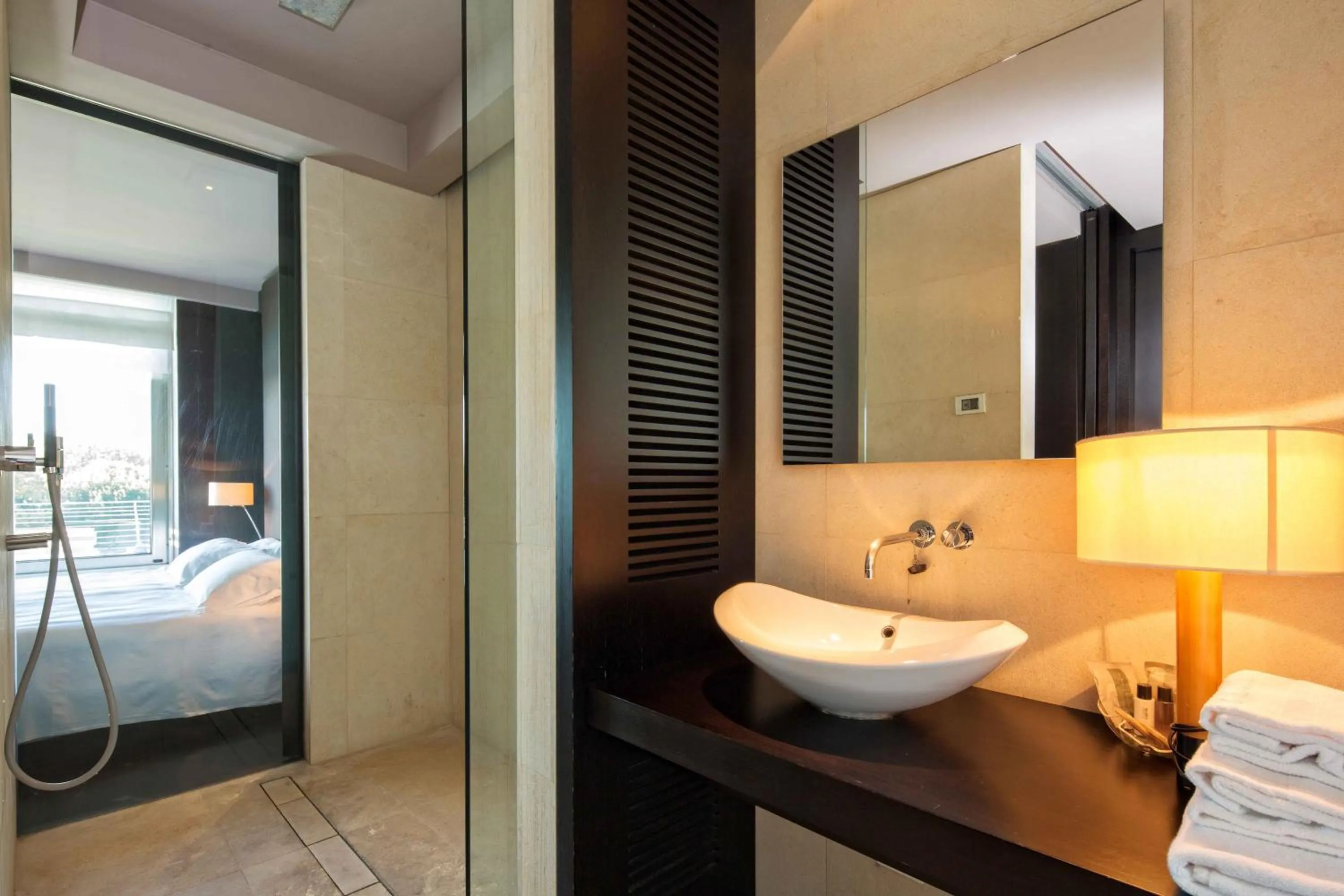 Bathroom, Bed in Riviera Golf Resort