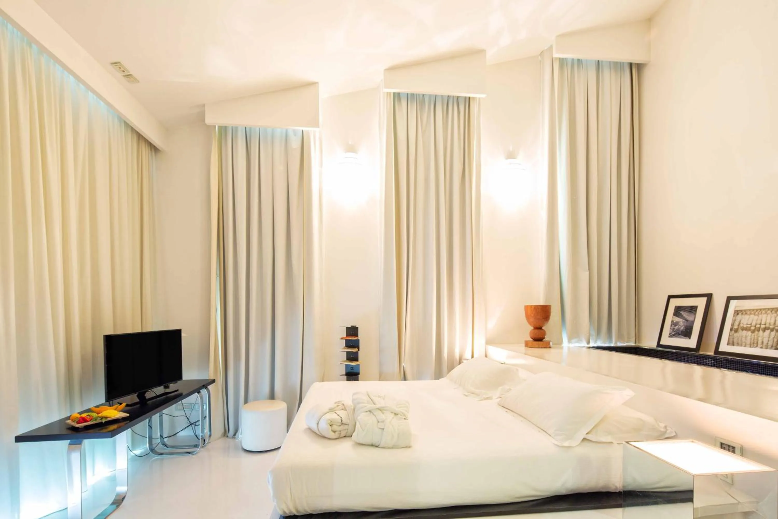 Photo of the whole room, Bed in Riviera Golf Resort