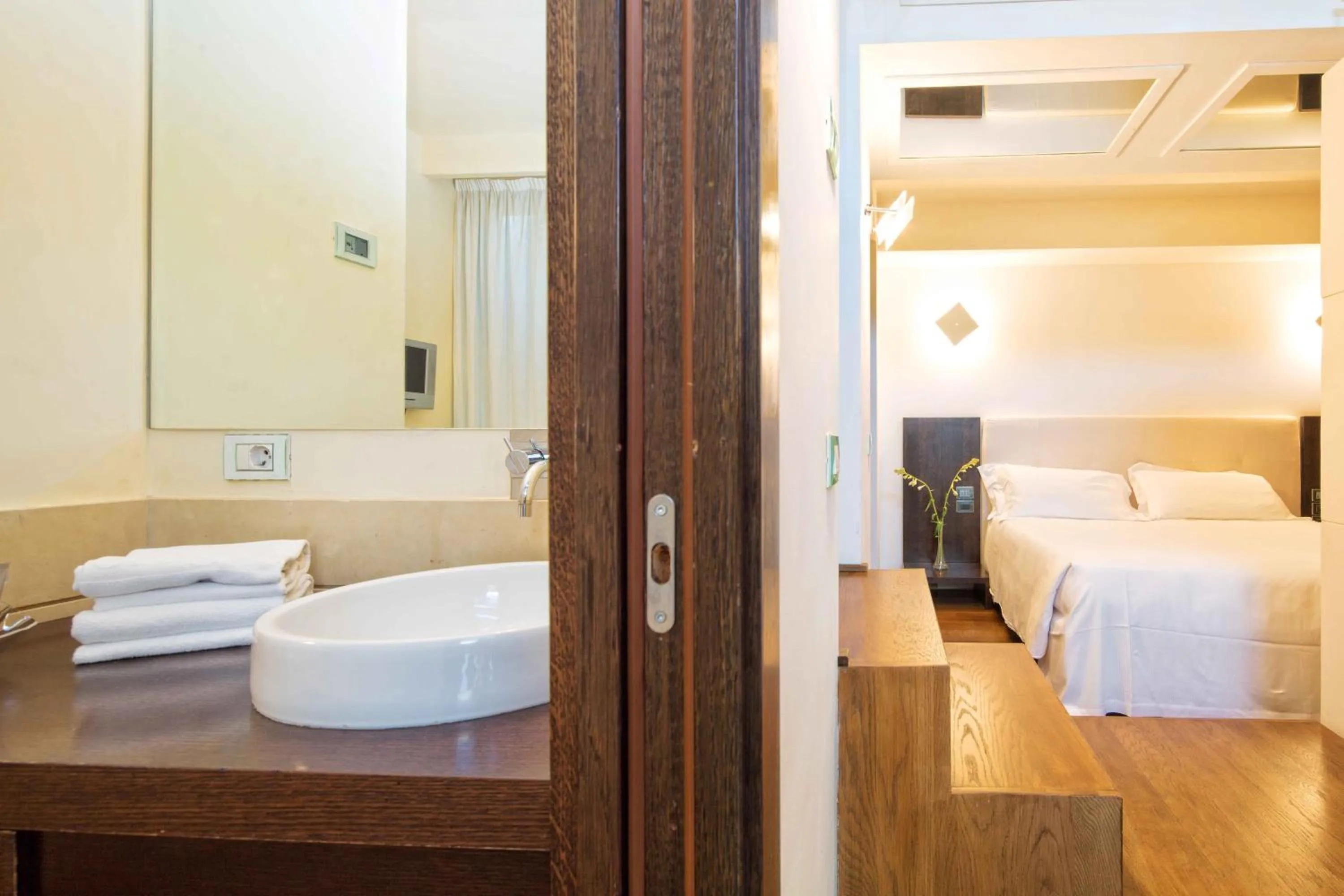 Photo of the whole room, Bed in Riviera Golf Resort