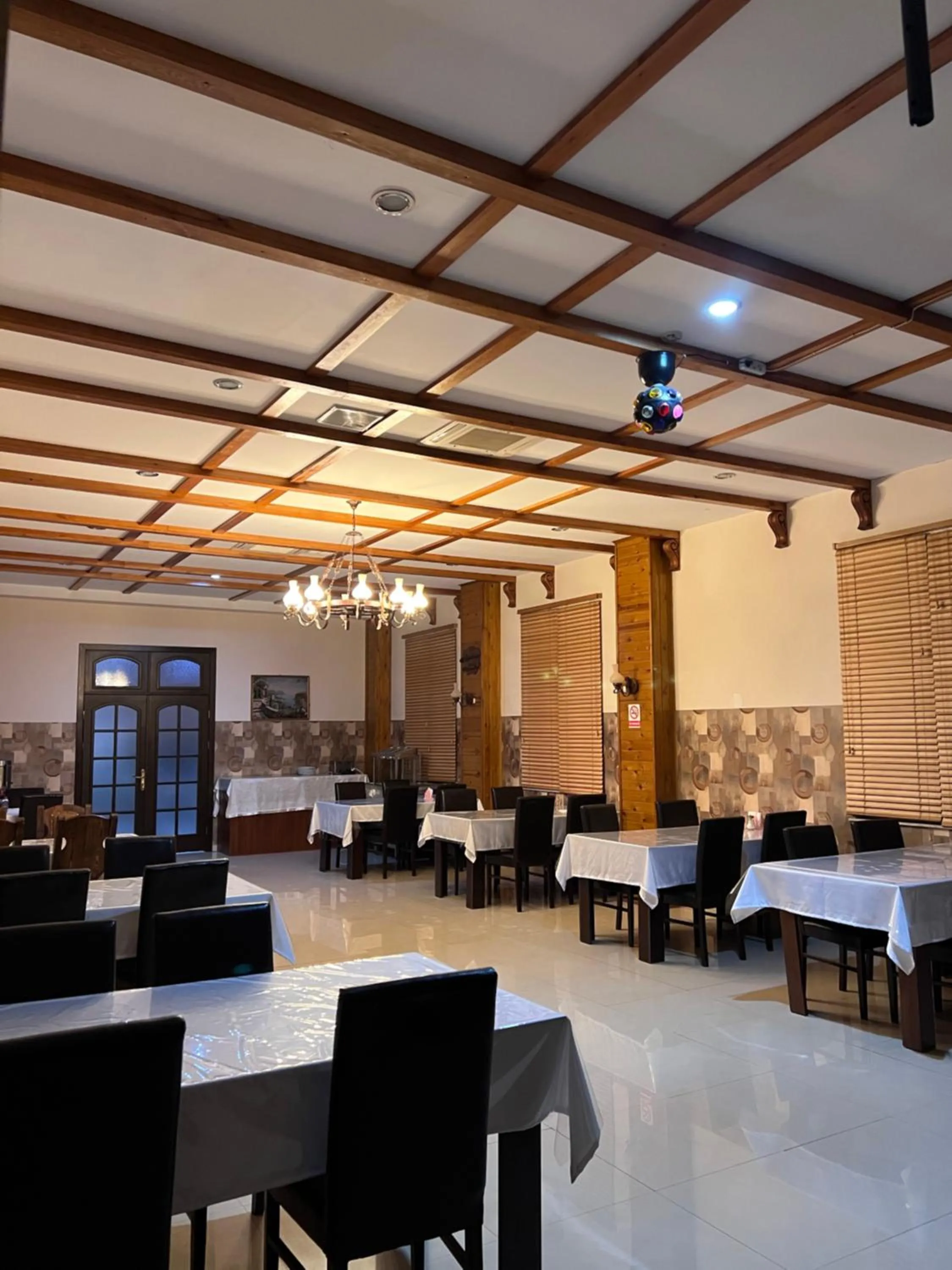 Restaurant/places to eat in AEF Hotel