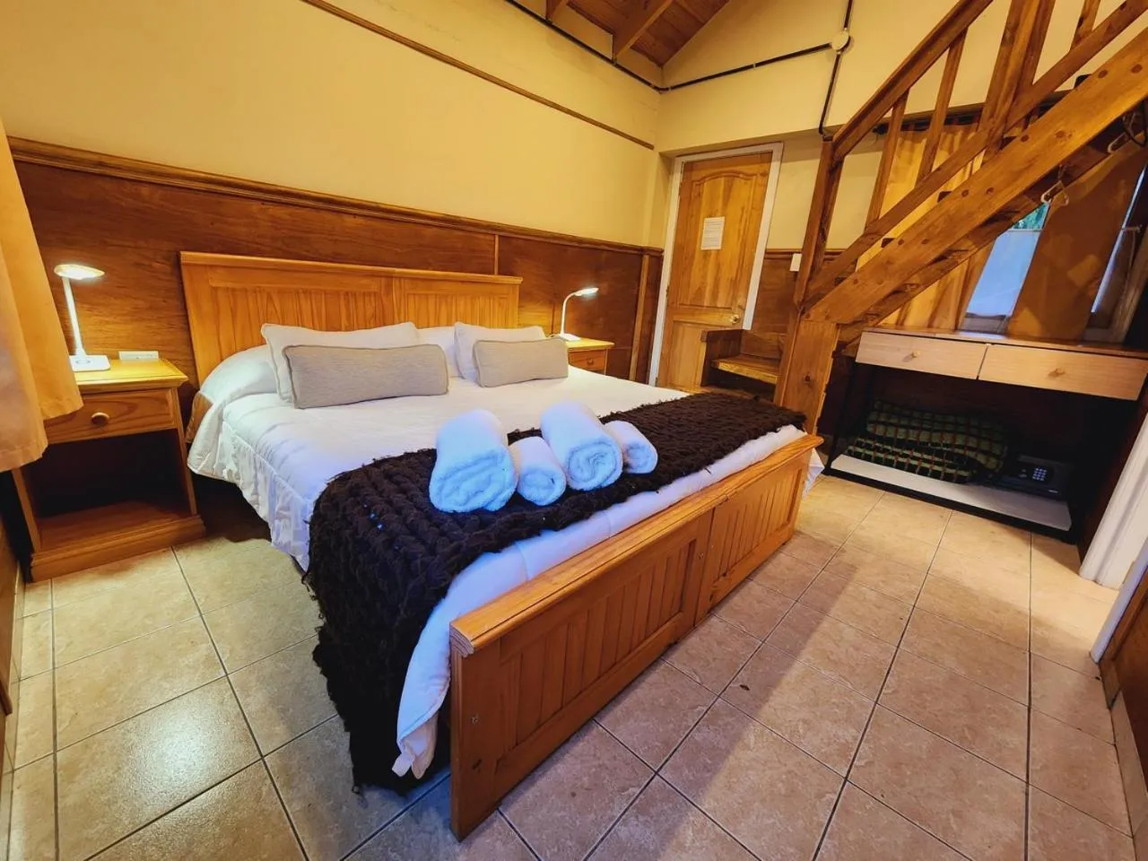 Bed in Del Glaciar Libertador Hotel