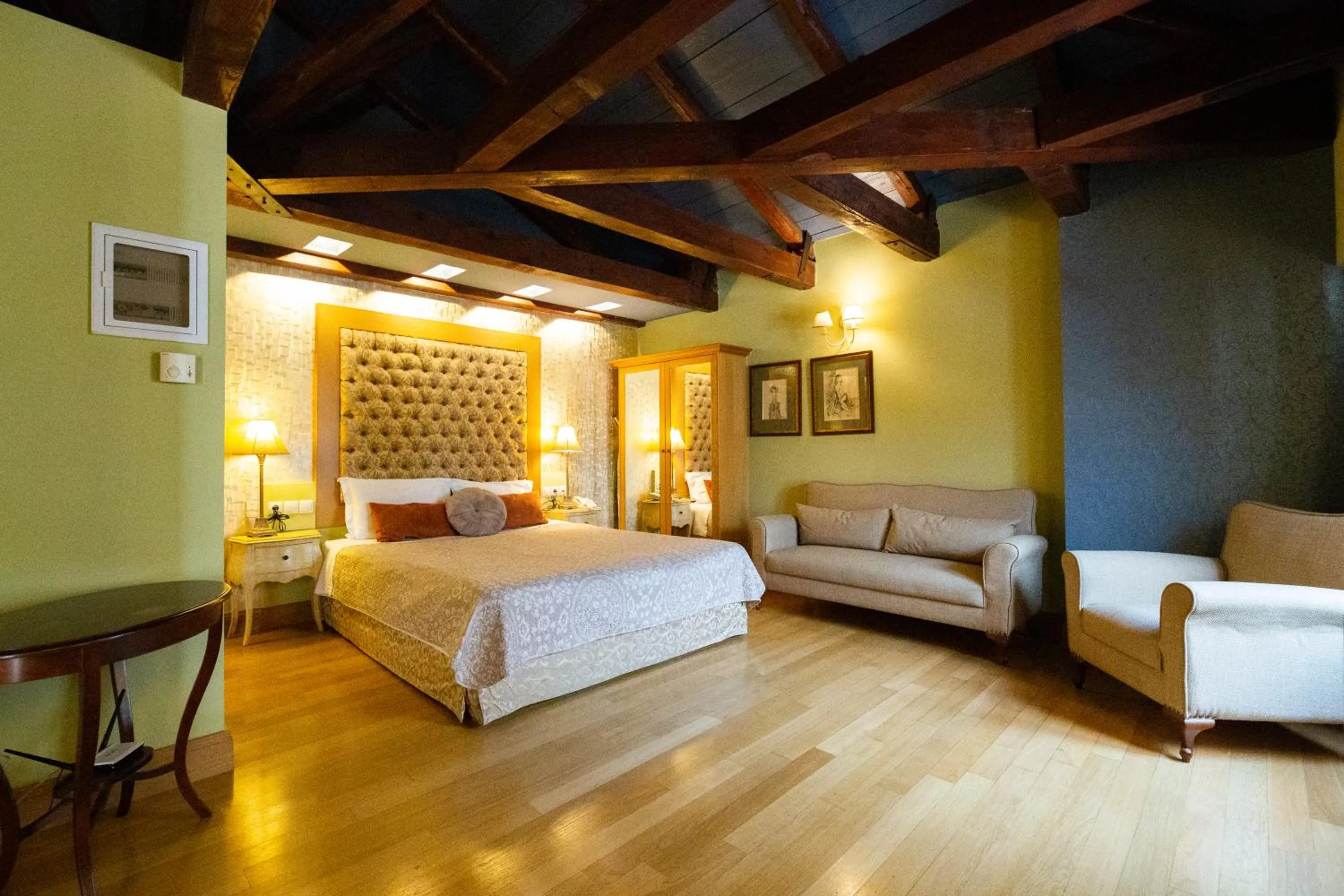 Comfort Suite with Atrium View  in Civitas Suites Hotel