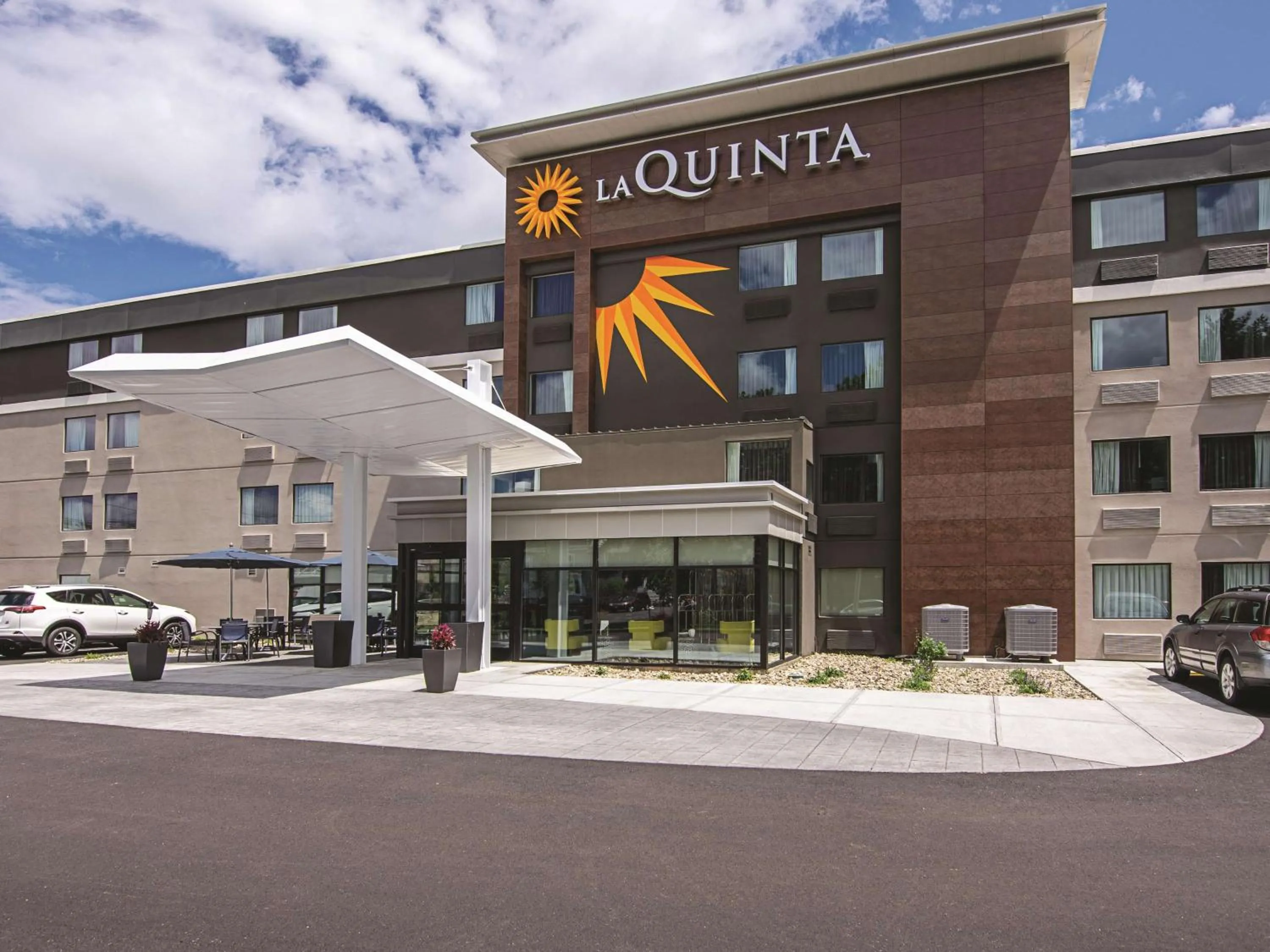 Property building in La Quinta Inn & Suites by Wyndham Portland DT Maine Med