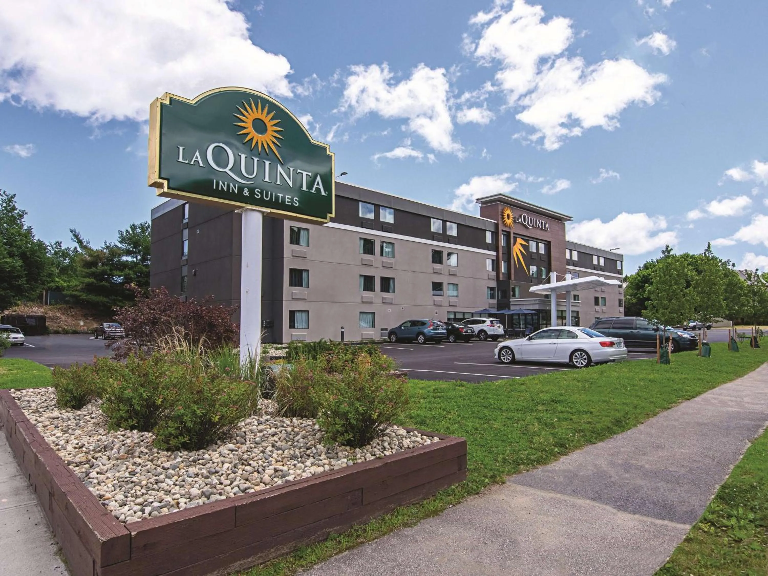 Property building in La Quinta Inn & Suites by Wyndham Portland DT Maine Med