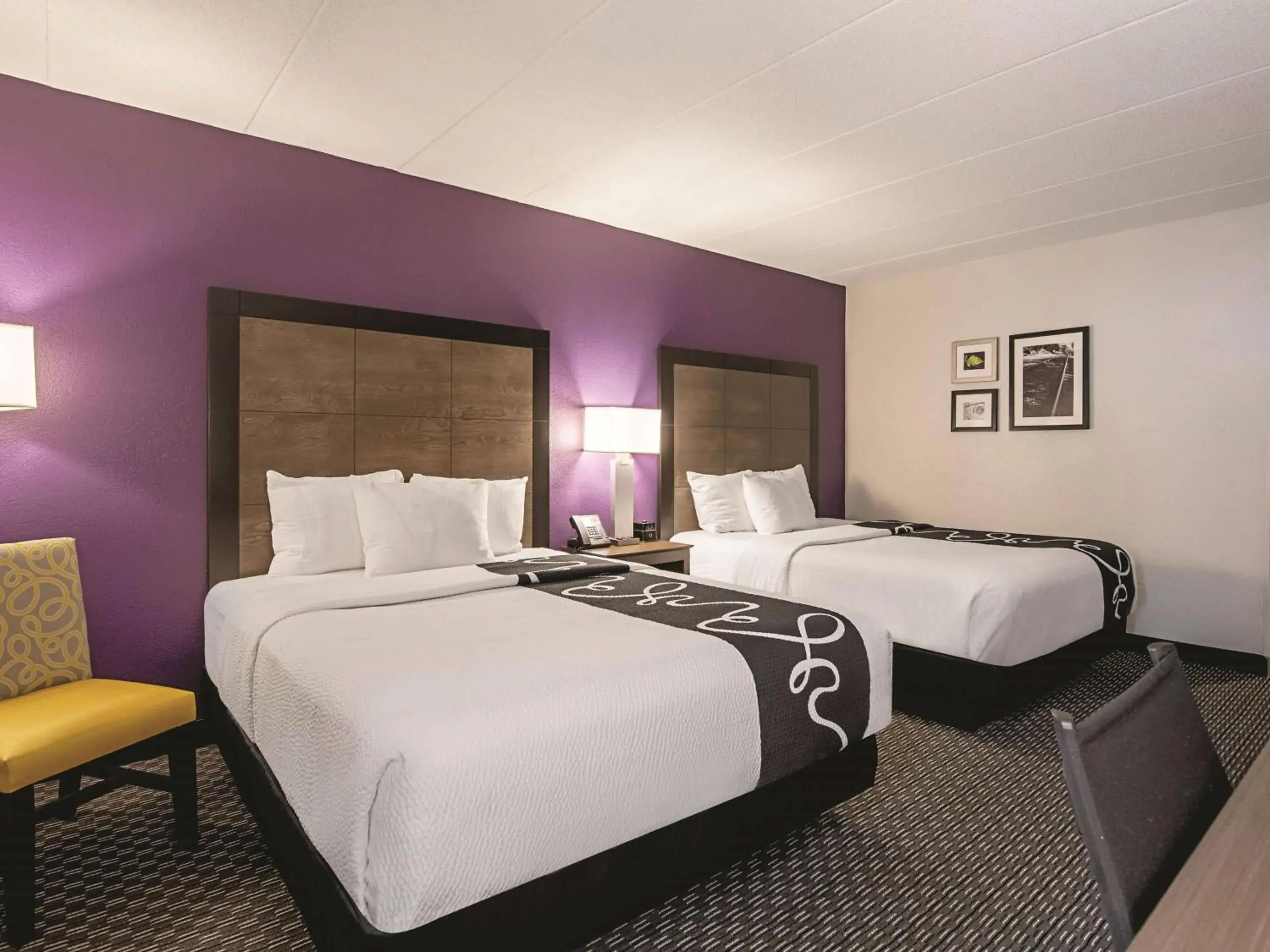 Photo of the whole room, Bed in La Quinta Inn & Suites by Wyndham Portland DT Maine Med Photo of the whole room, Bed in La Quinta Inn & Suites by Wyndham Portland DT Maine Med