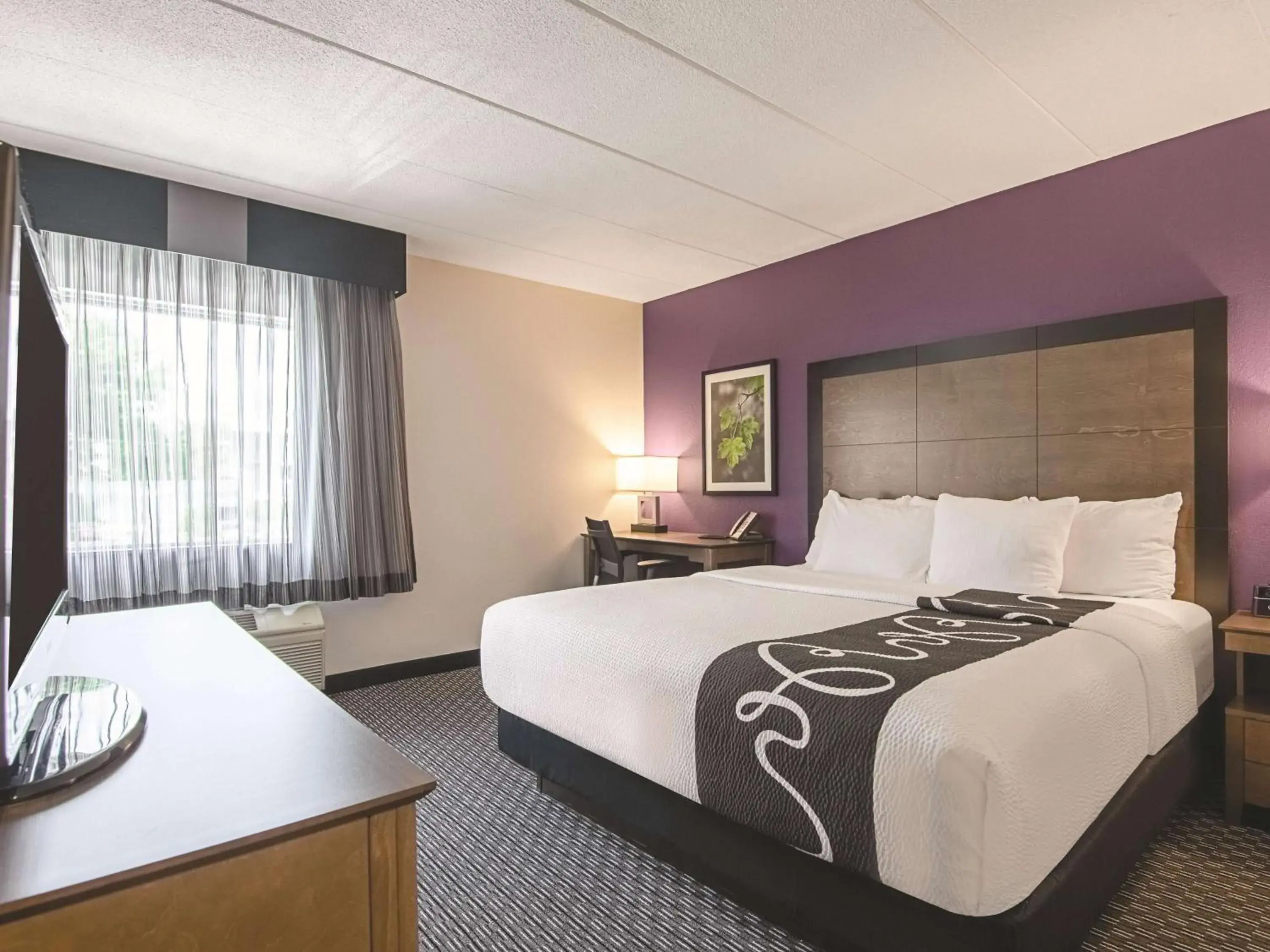 King Room - Disability Access in La Quinta Inn & Suites by Wyndham Portland DT Maine Med King Room - Disability Access in La Quinta Inn & Suites by Wyndham Portland DT Maine Med