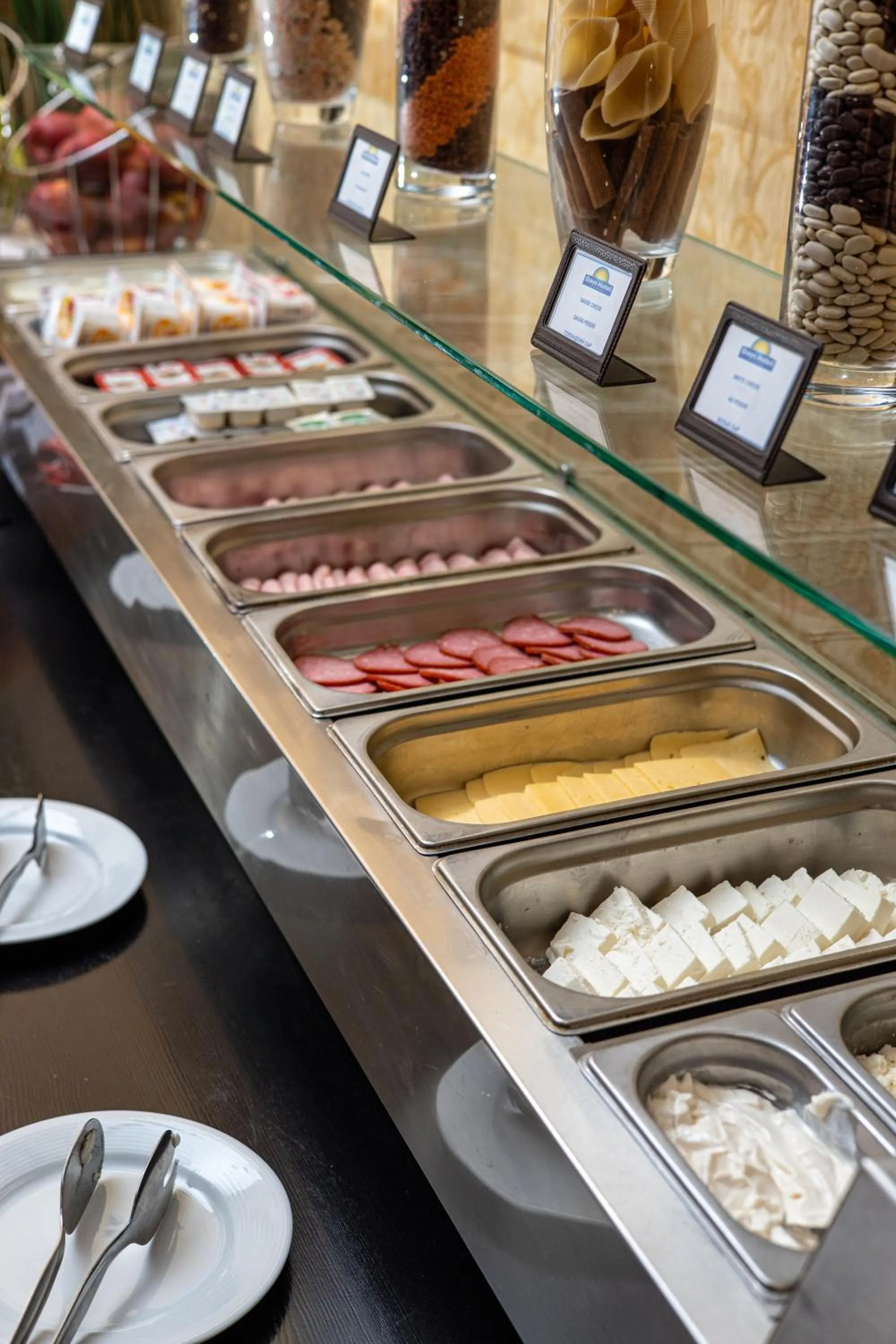 Food and drinks in Days Hotel By Wyndham Baku