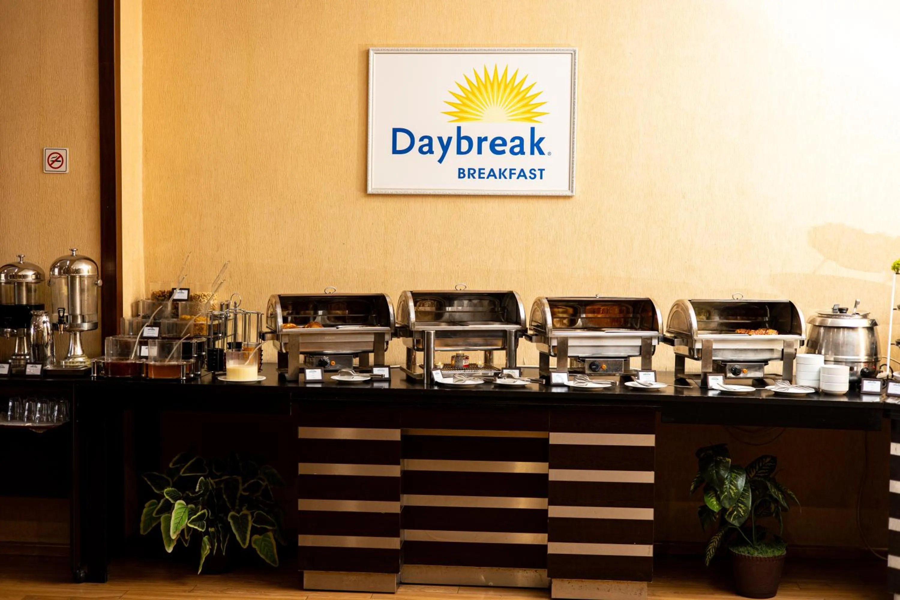 Restaurant/places to eat in Days Hotel By Wyndham Baku